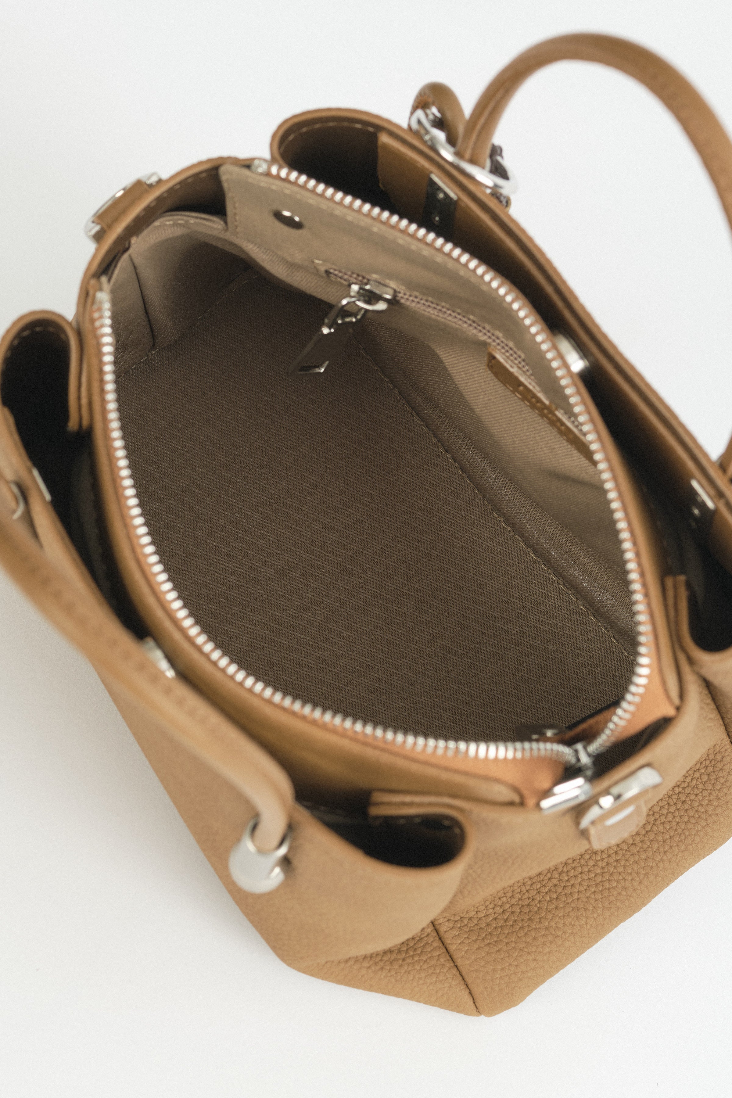 Charm Detaylı Tote Çanta - Camel
