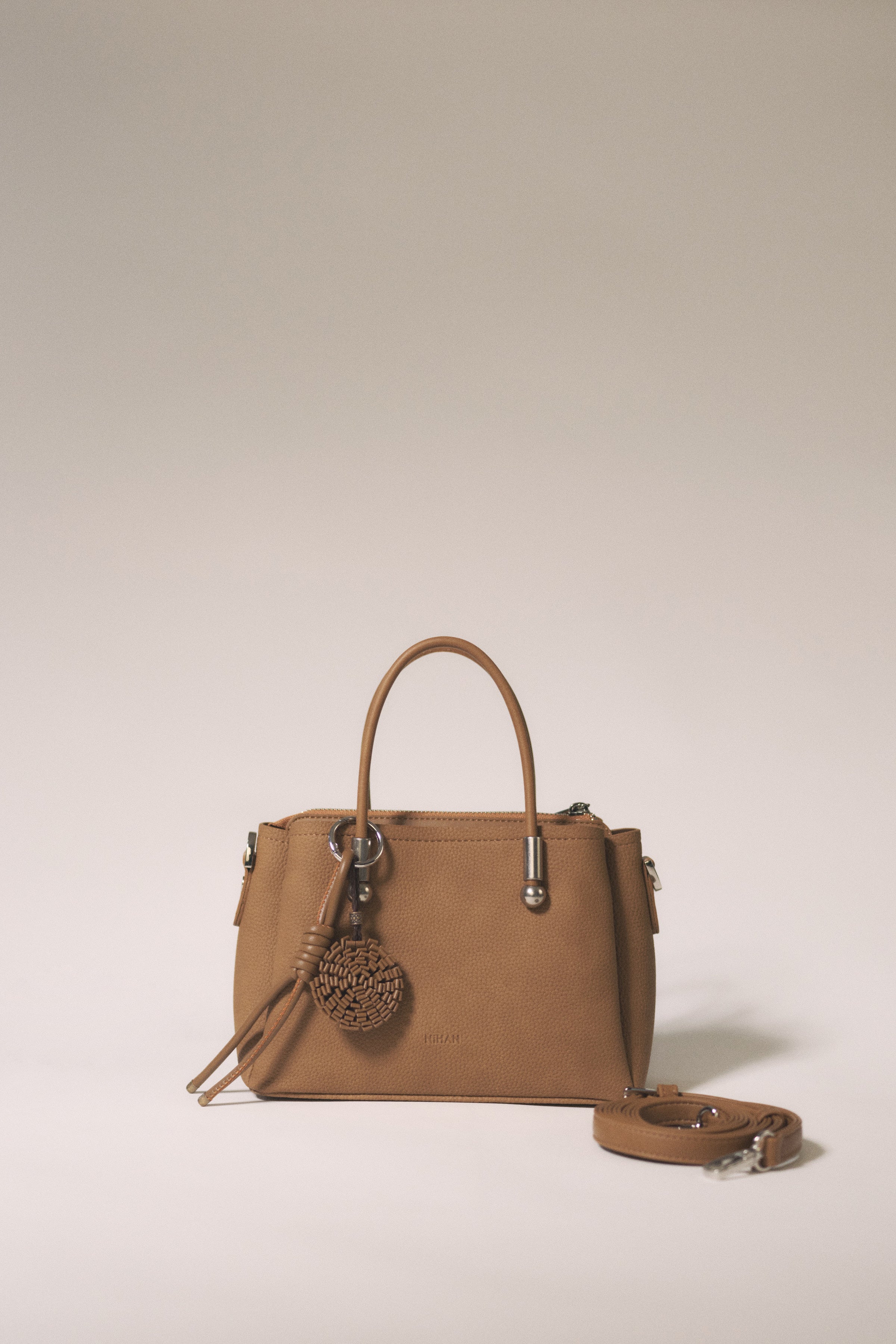 Charm Detaylı Tote Çanta - Camel