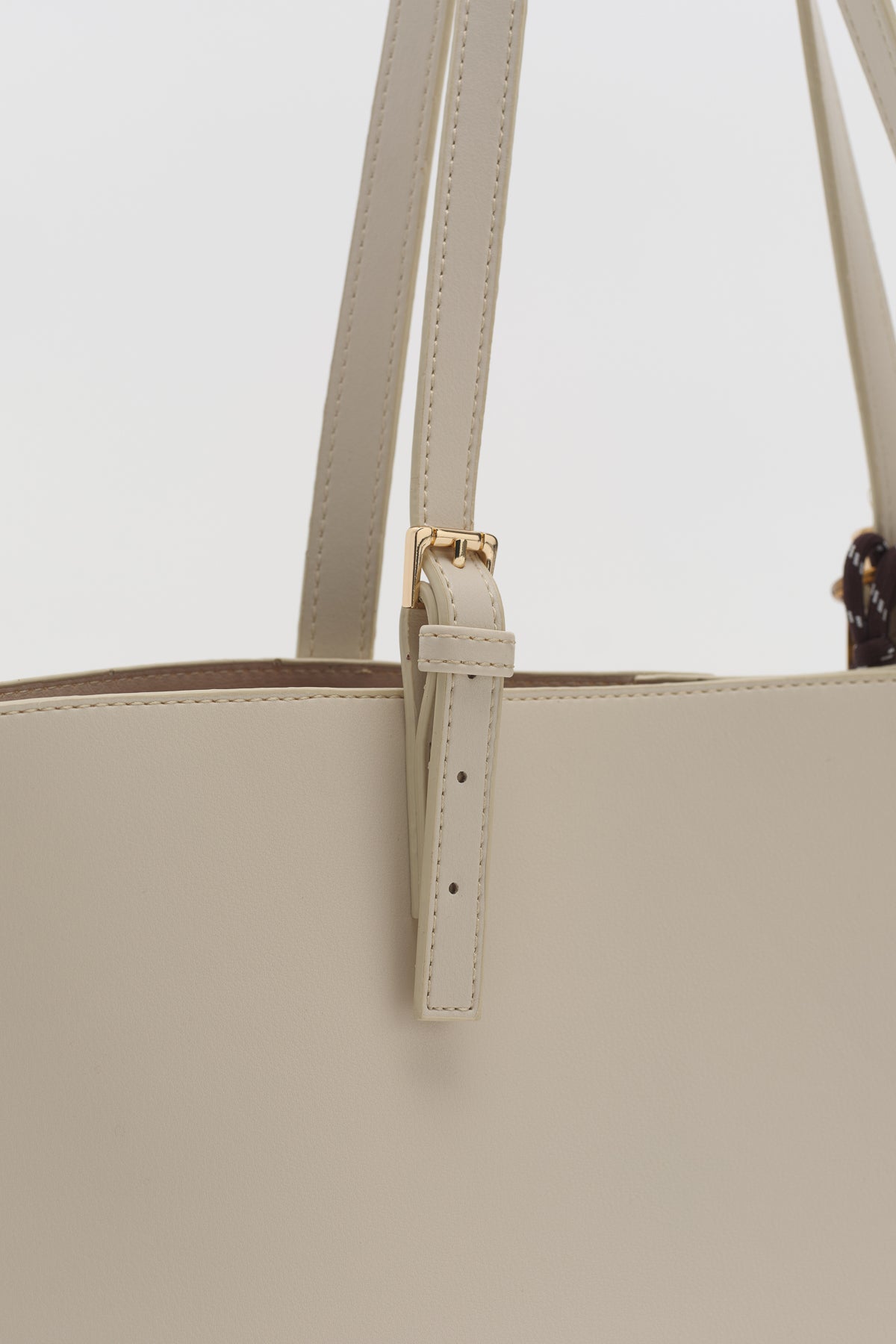 Çift Saplı Charm Detaylı Shopper Çanta - Bej