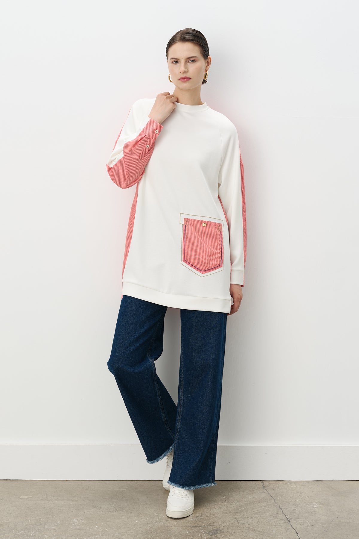 Çizgi ve Nakış Detaylı Örme Sweat - Mercan