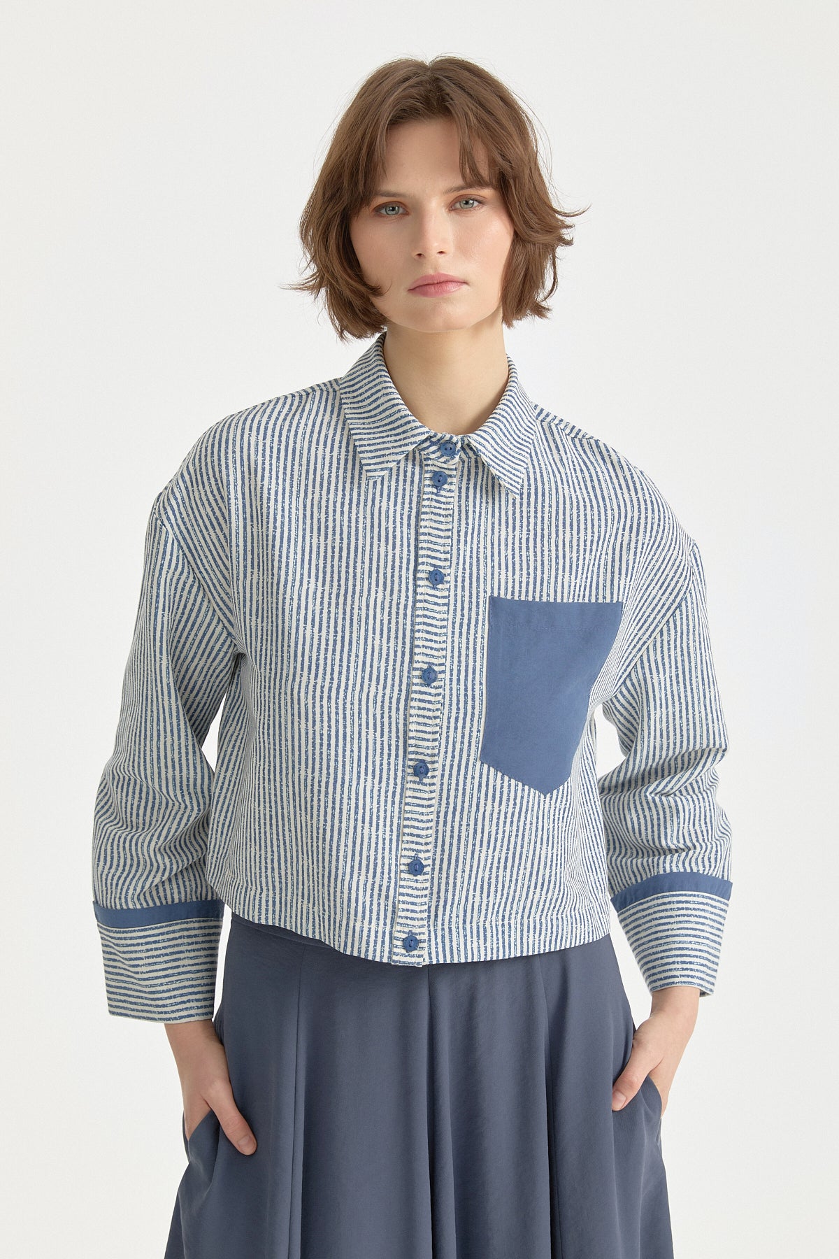 cizgili-crop-keten-gomlek-indigo-262820.jpg