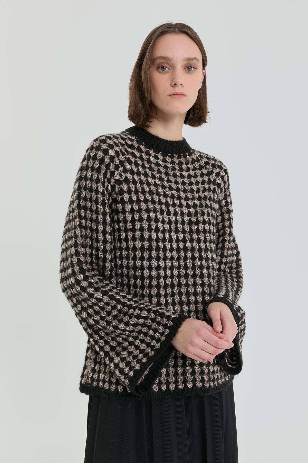 Multicolored Sequin Knit Wide-Sleeved Sweater - Black