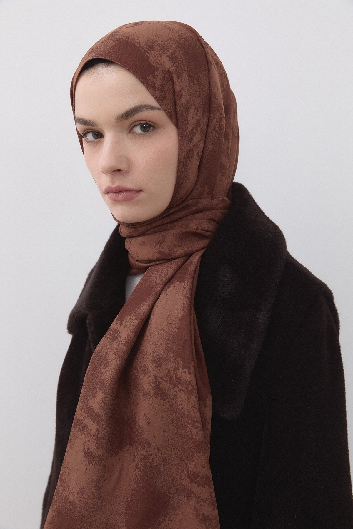 Wave Pattern Naia Cotton Scarf - Coffee