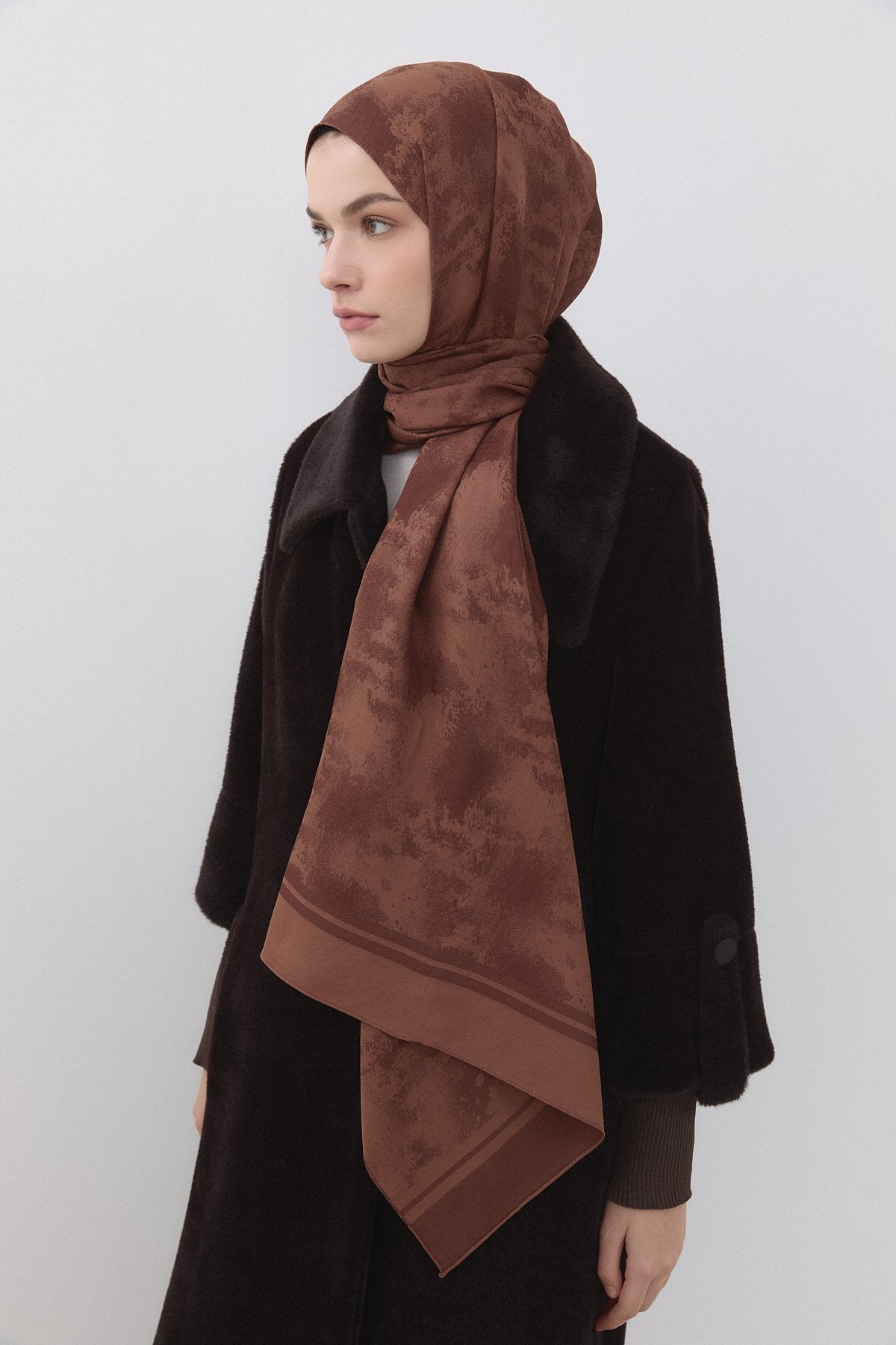 Wave Pattern Naia Cotton Scarf - Coffee