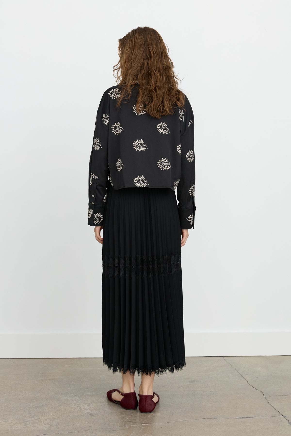Lace Detail Pleated Skirt - Black