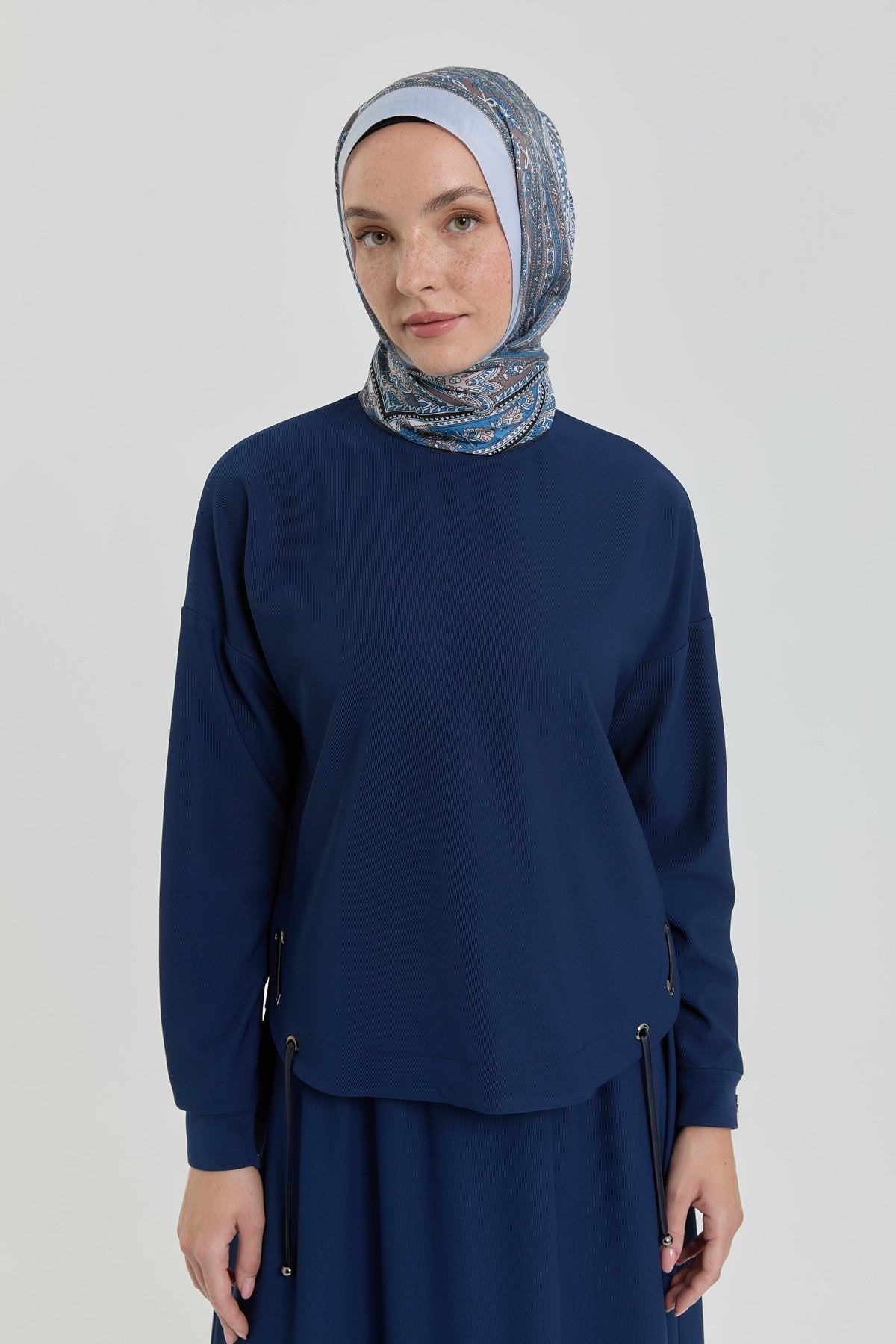 deri-detayli-orme-etek-bluz-takim-lacivert-254360.jpg