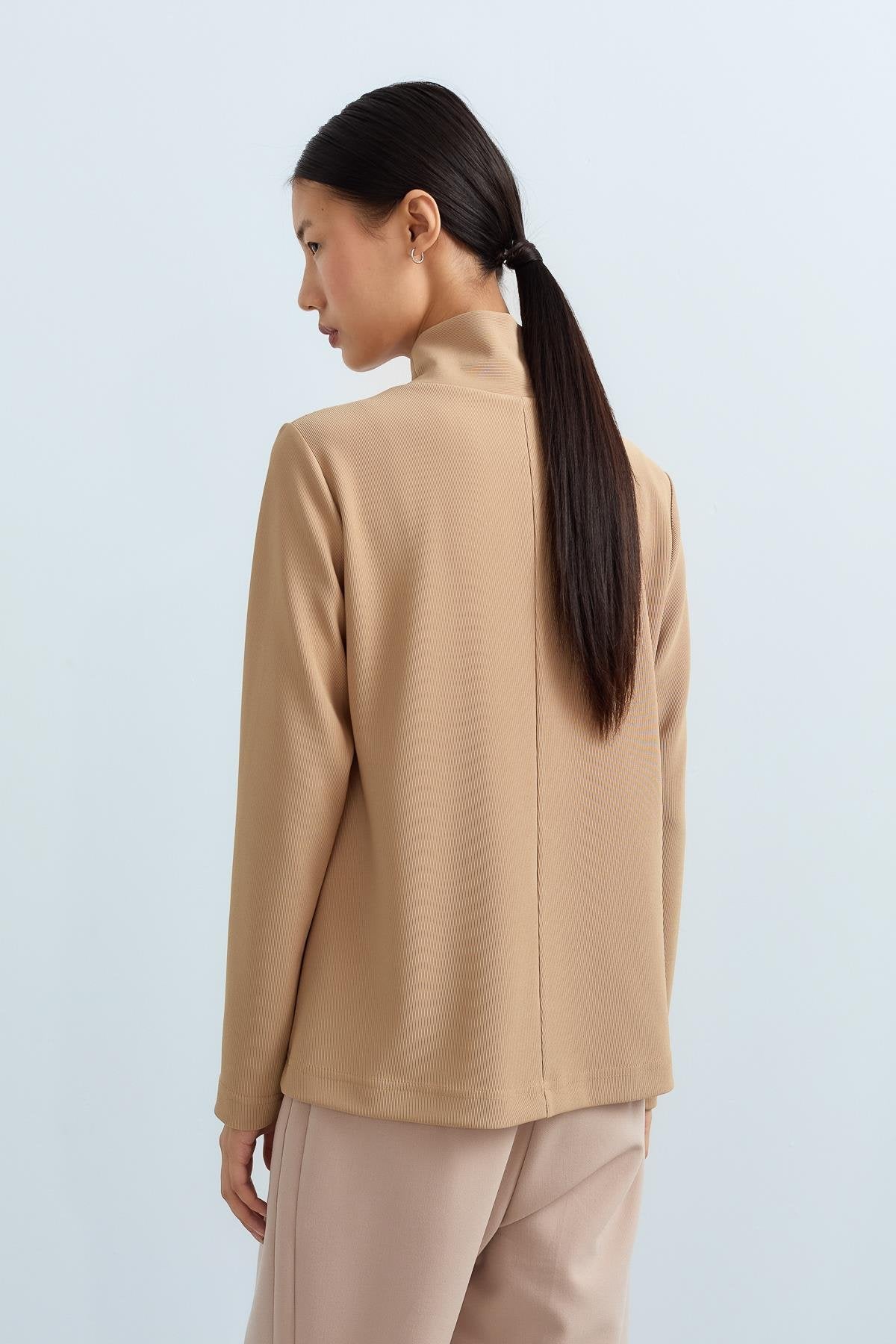 High-Neck Basic Knitted Blouse - Camel