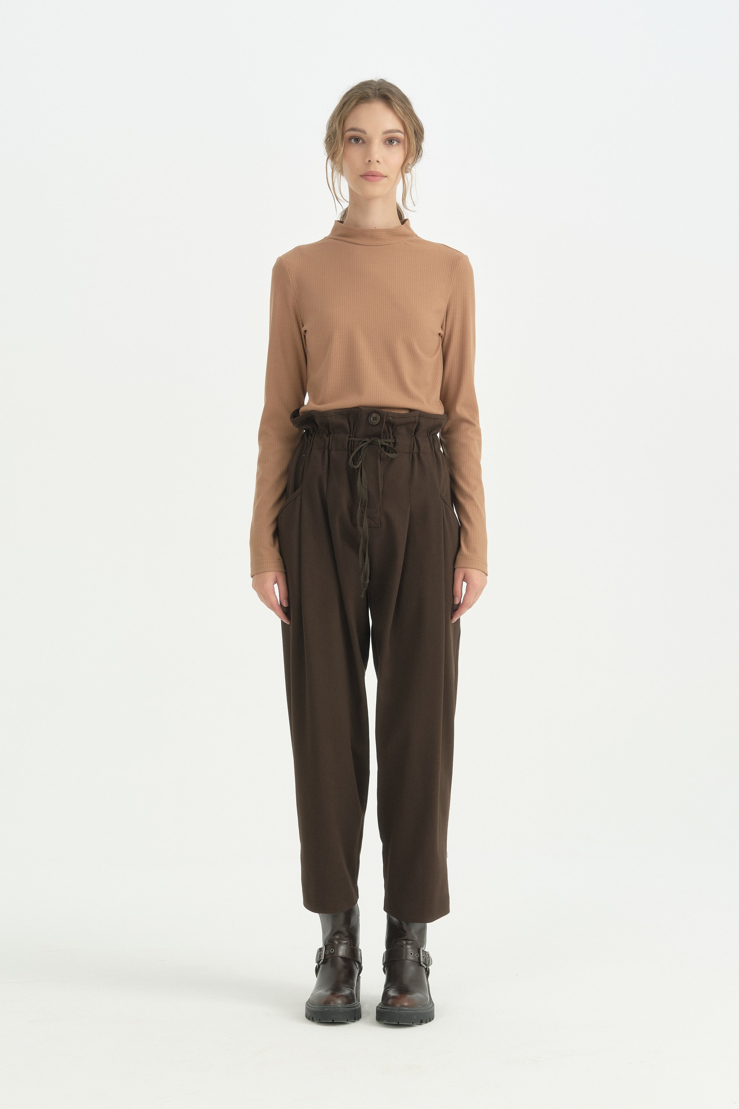 Dik Yaka Rahat Formlu Basic Bluz - Camel