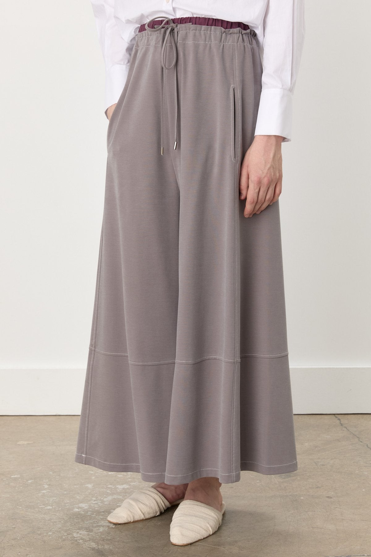 dikis-detayli-bol-paca-orme-pantolon-gri-254983.jpg