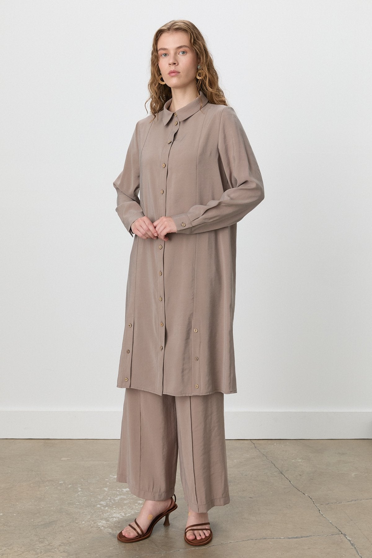 dugme-detayli-gomlek-yaka-modal-tunik-vizon-253070.jpg