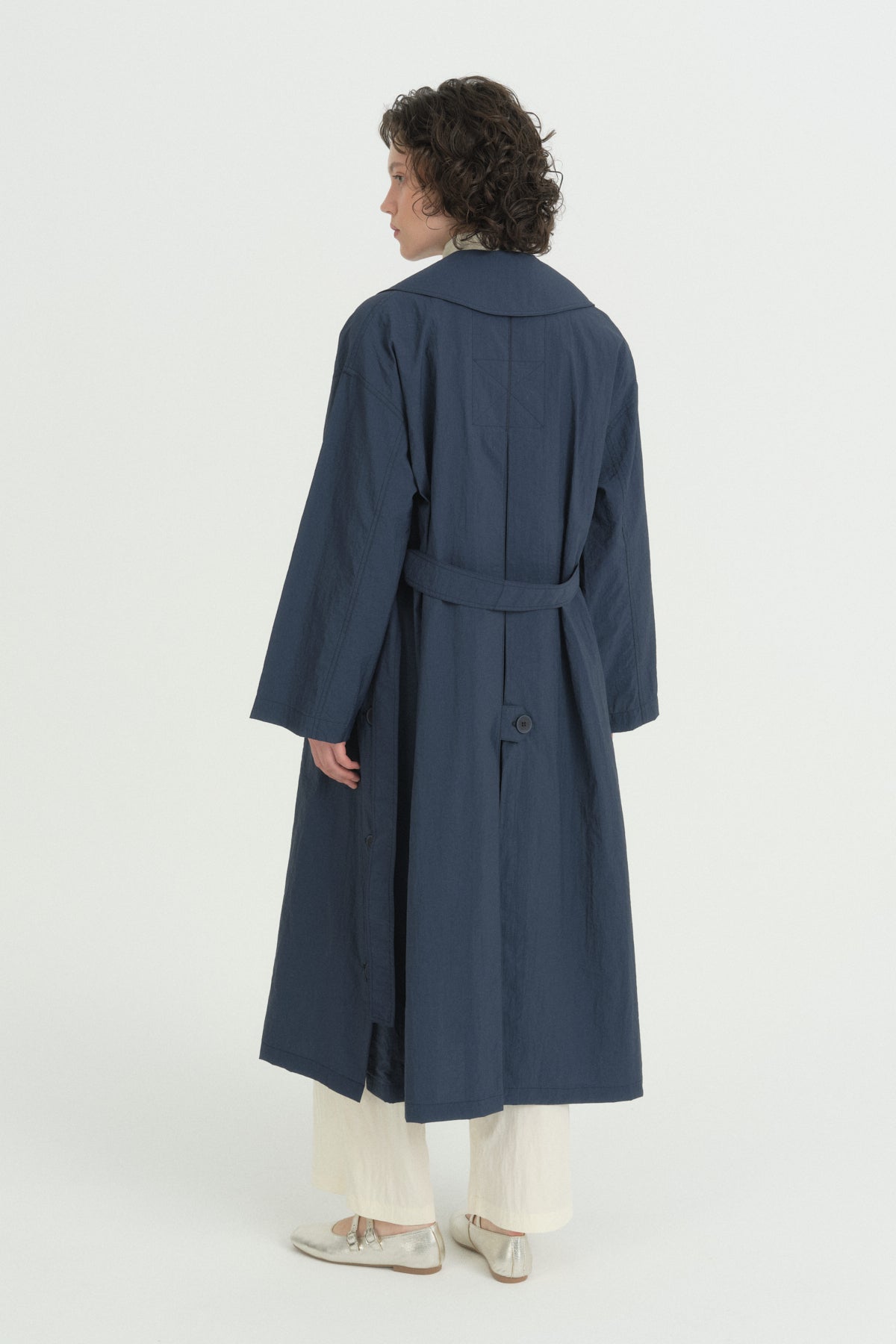 Düğme Detaylı Kuşaklı Oversize Trençkot - İndigo