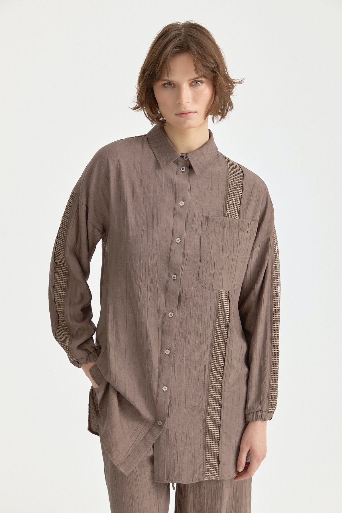 file-ve-tas-aksesuar-detayli-rayon-pantolon-tunik-takim-kahve-262526.jpg