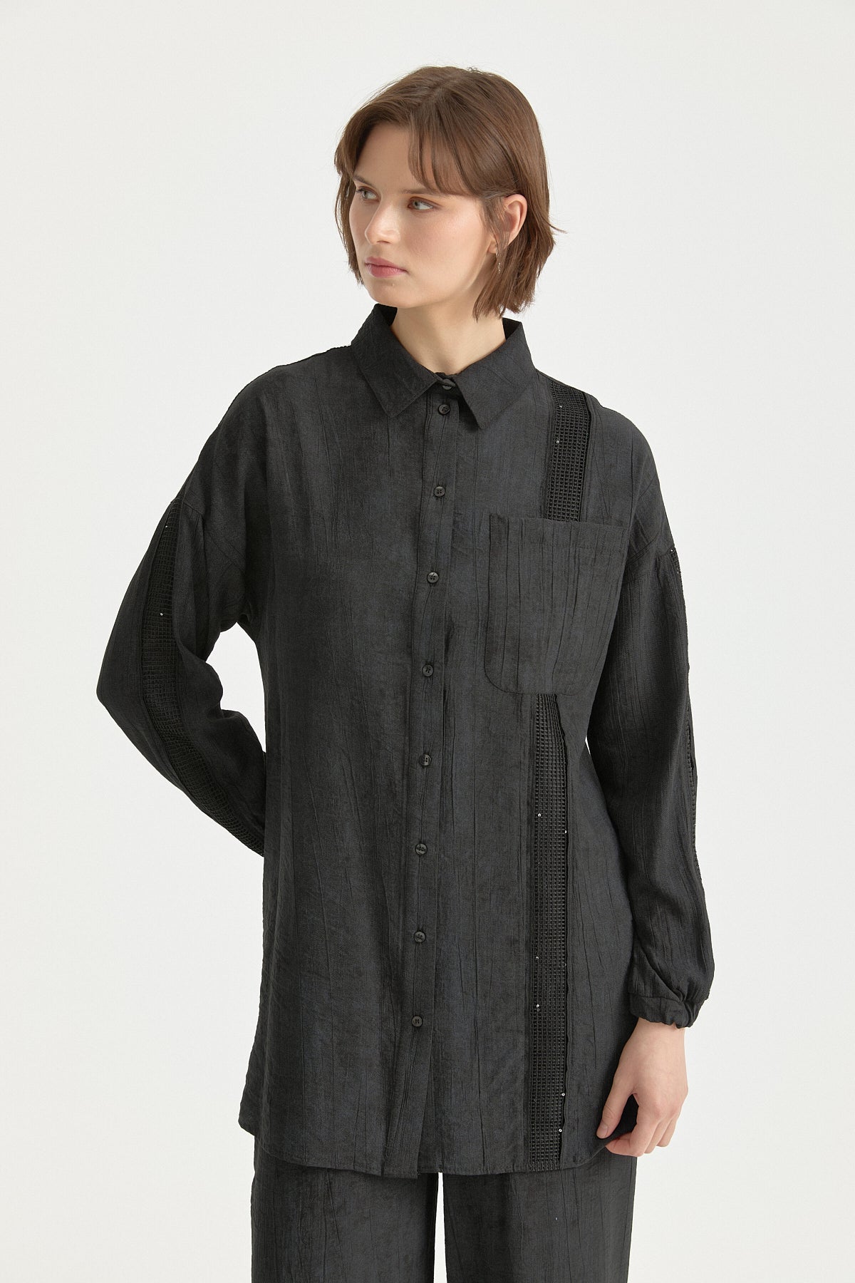 file-ve-tas-aksesuar-detayli-rayon-pantolon-tunik-takim-siyah-262538.jpg
