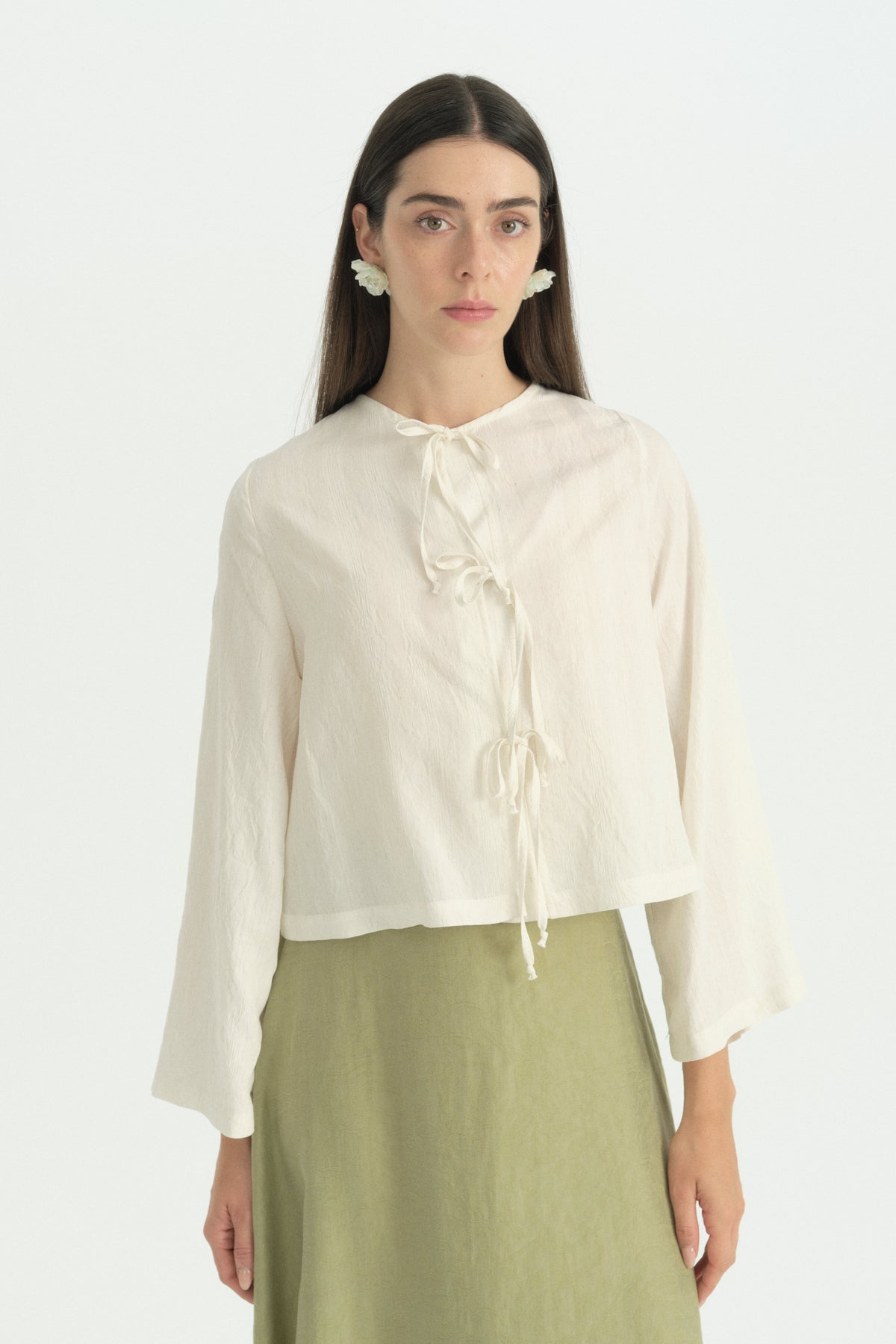 fiyonk-detayli-bluz-ekru-267880.jpg