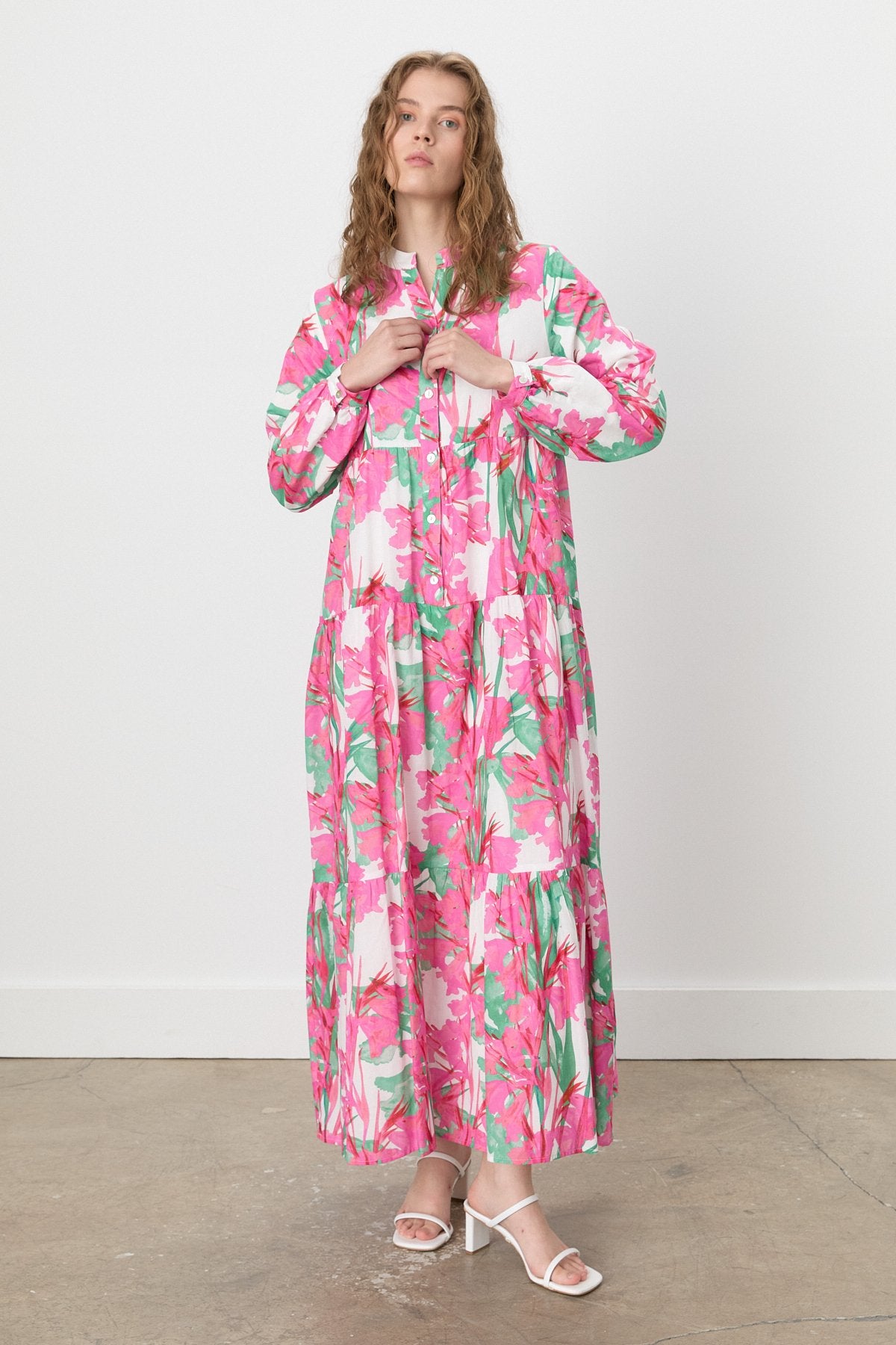 floral-desenli-buzgulu-empirme-elbise-pembe-253230.jpg