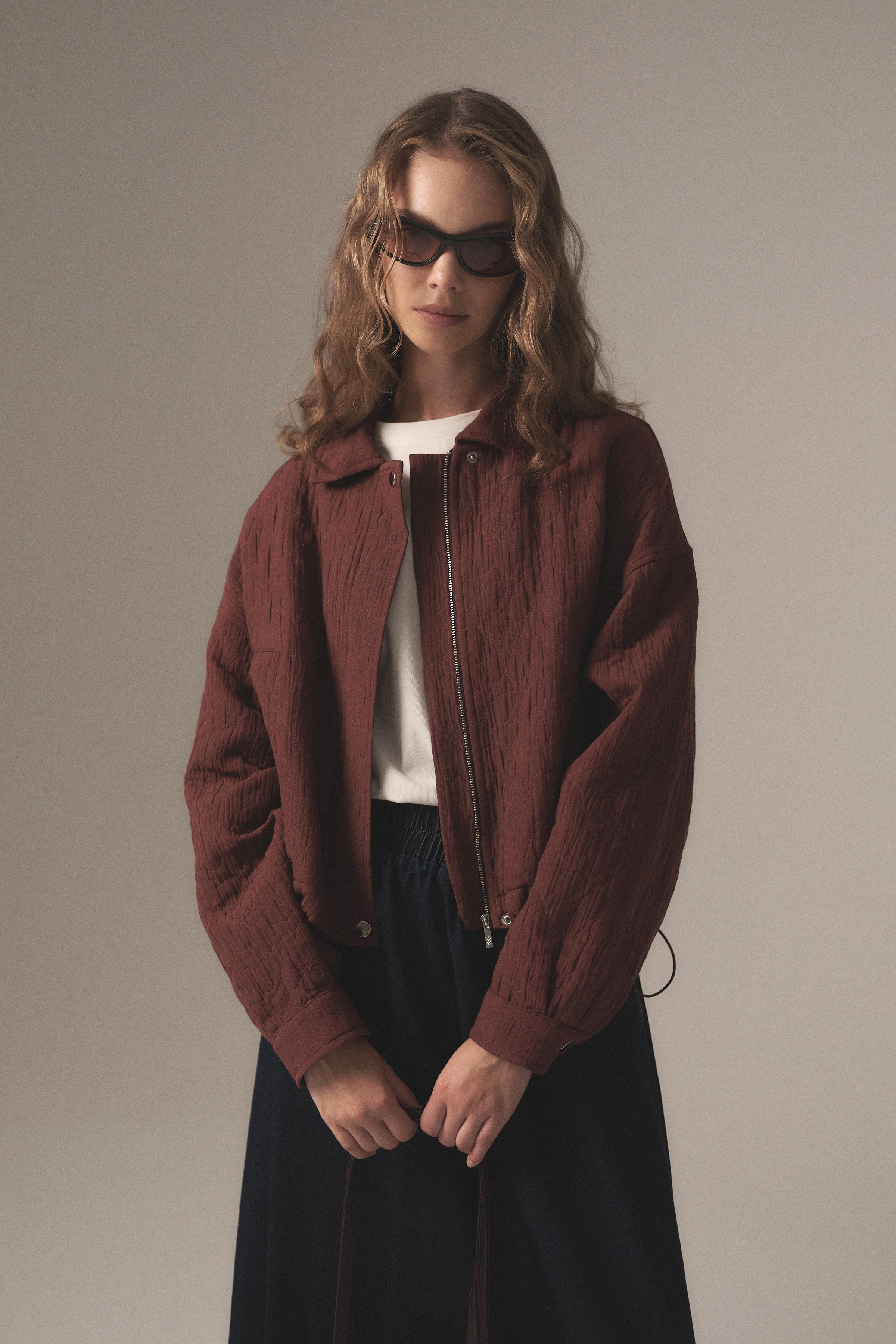 floral-desenli-crop-kapitone-ceket-bordo-273778.jpg