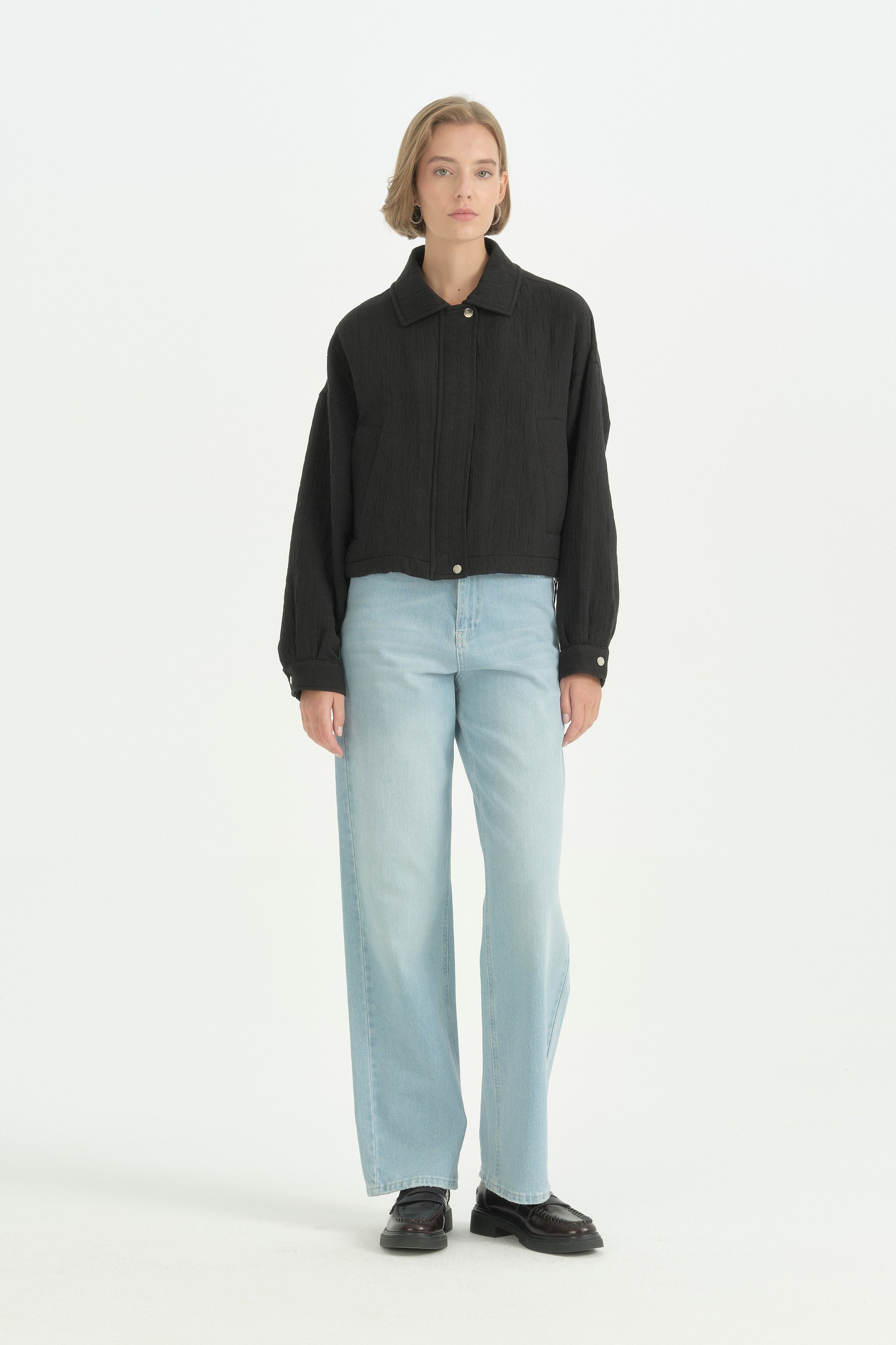 Floral Desenli Crop Kapitone Ceket - Siyah