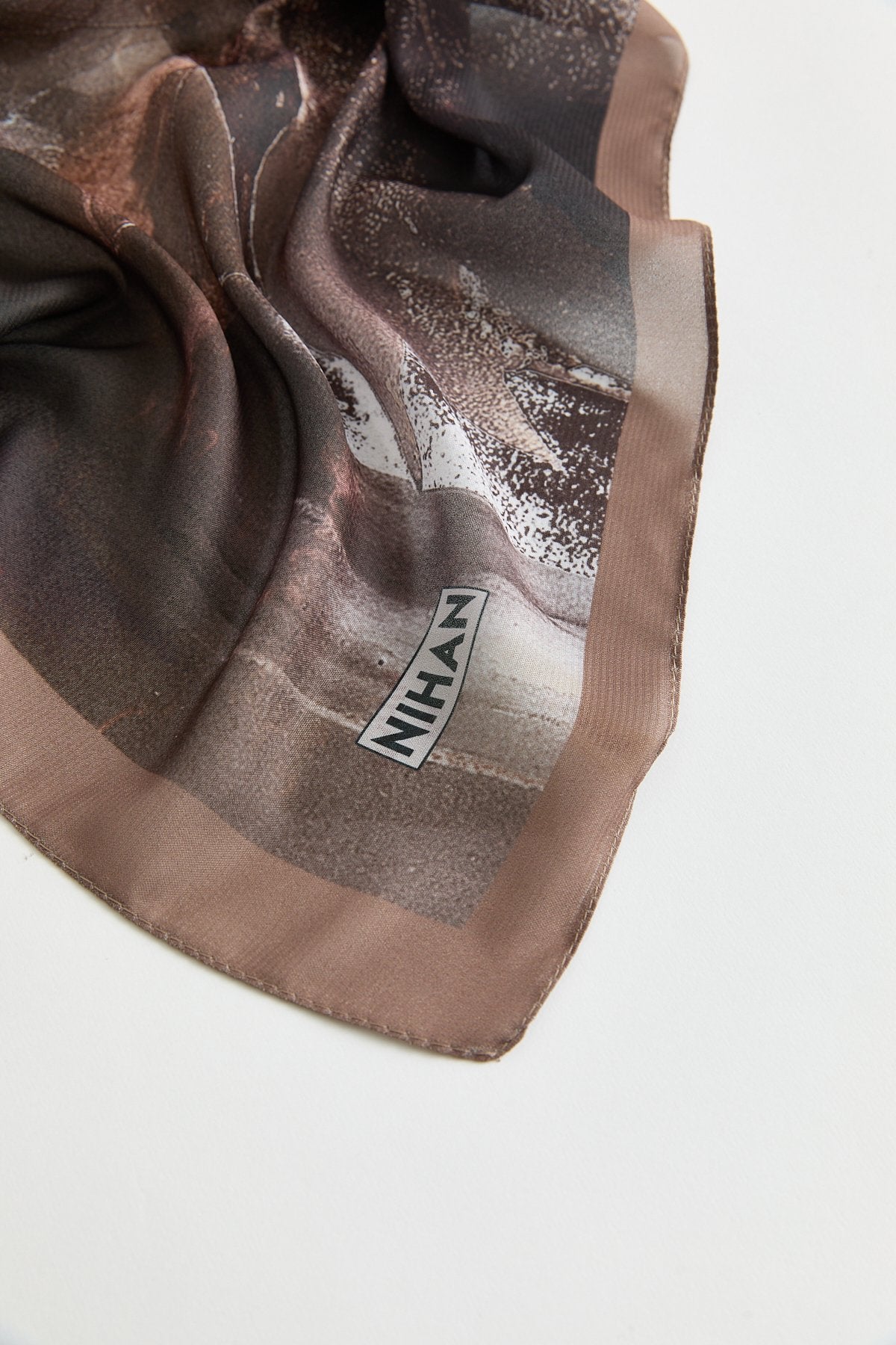 flos-natural-fly-esarp-kahve-260349.jpg