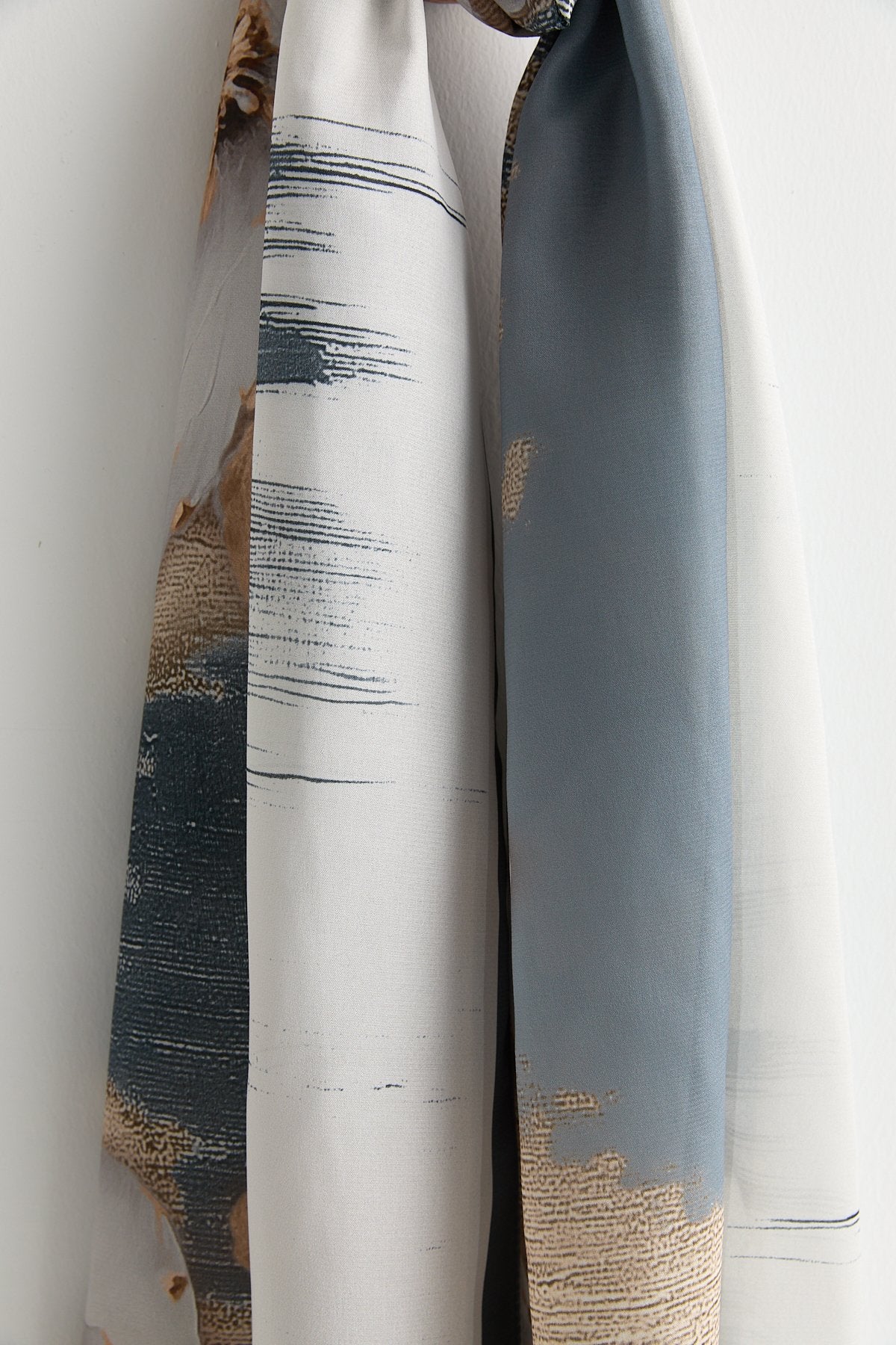 Floss Natural Fly Scarf - Grey