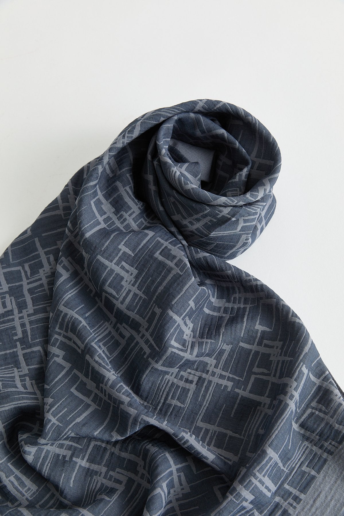 Geometric Pattern Jacquard Scarf - Smoke Grey