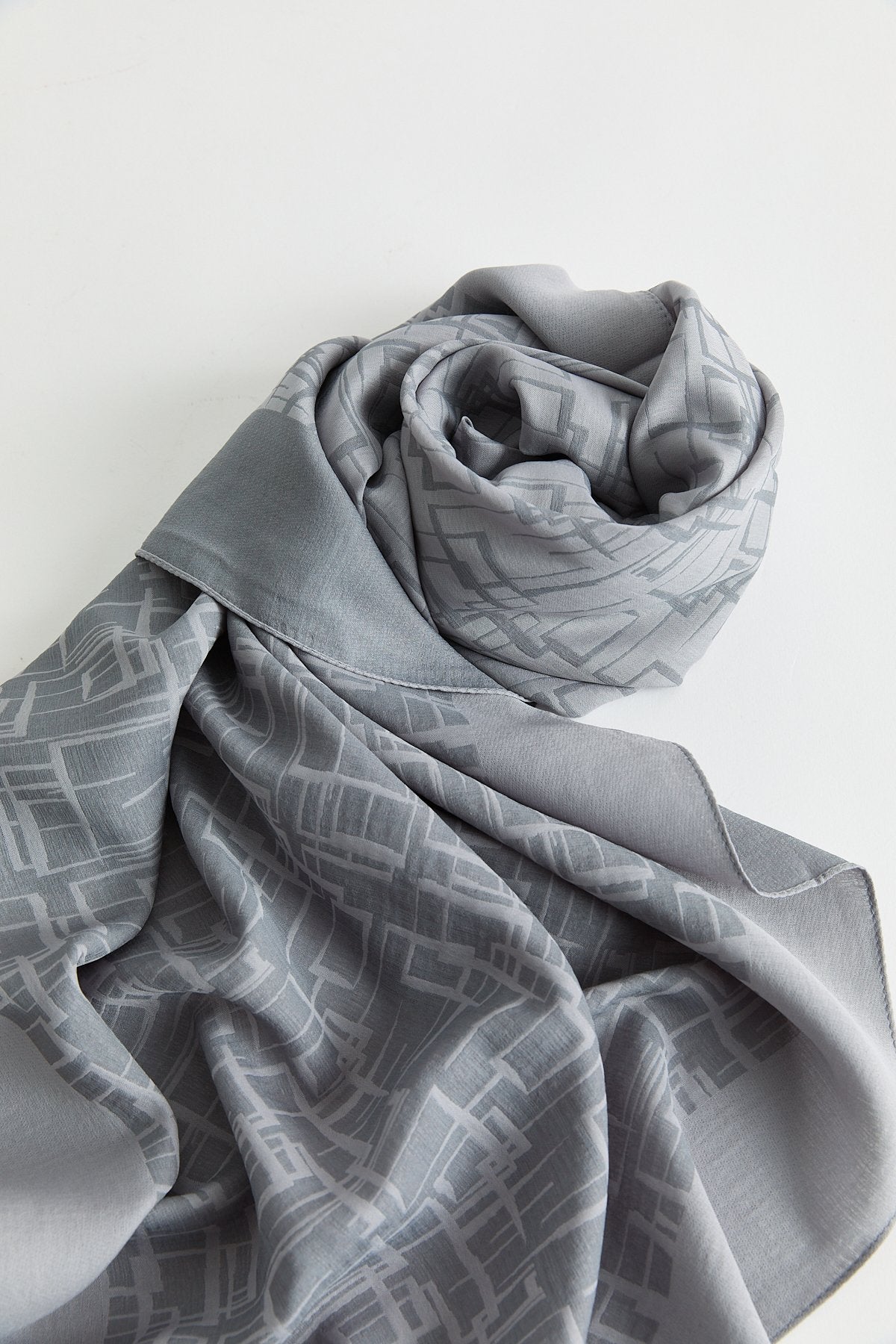 Geometric Pattern Jacquard Scarf - Grey