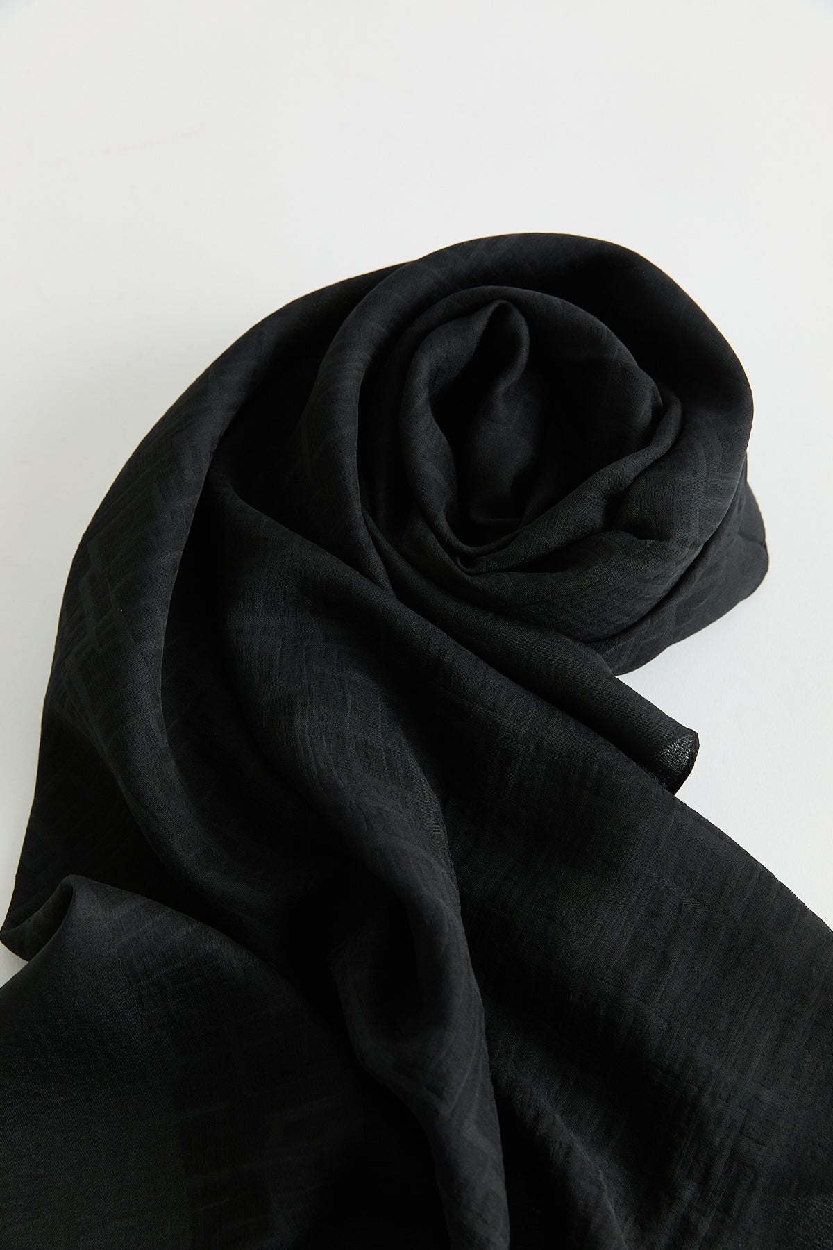 Geometric Pattern Jacquard Scarf - Black