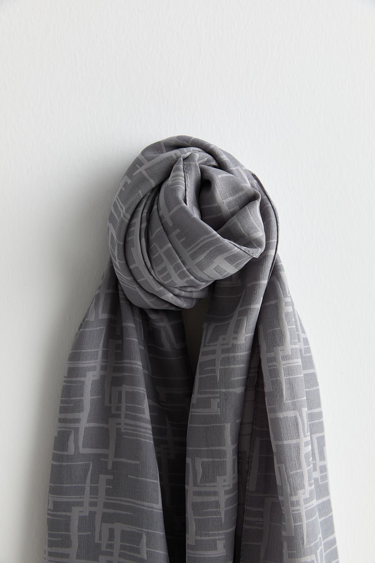 Geometric Pattern Jacquard Shawl - Grey