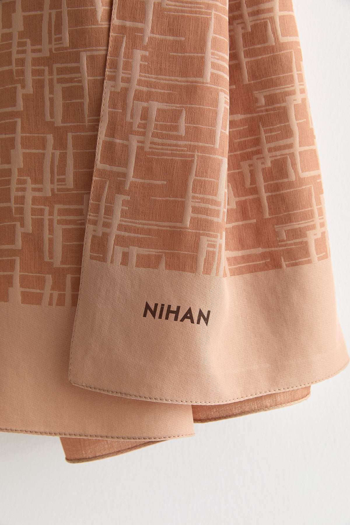 Geometric Pattern Jacquard Shawl - Mocha