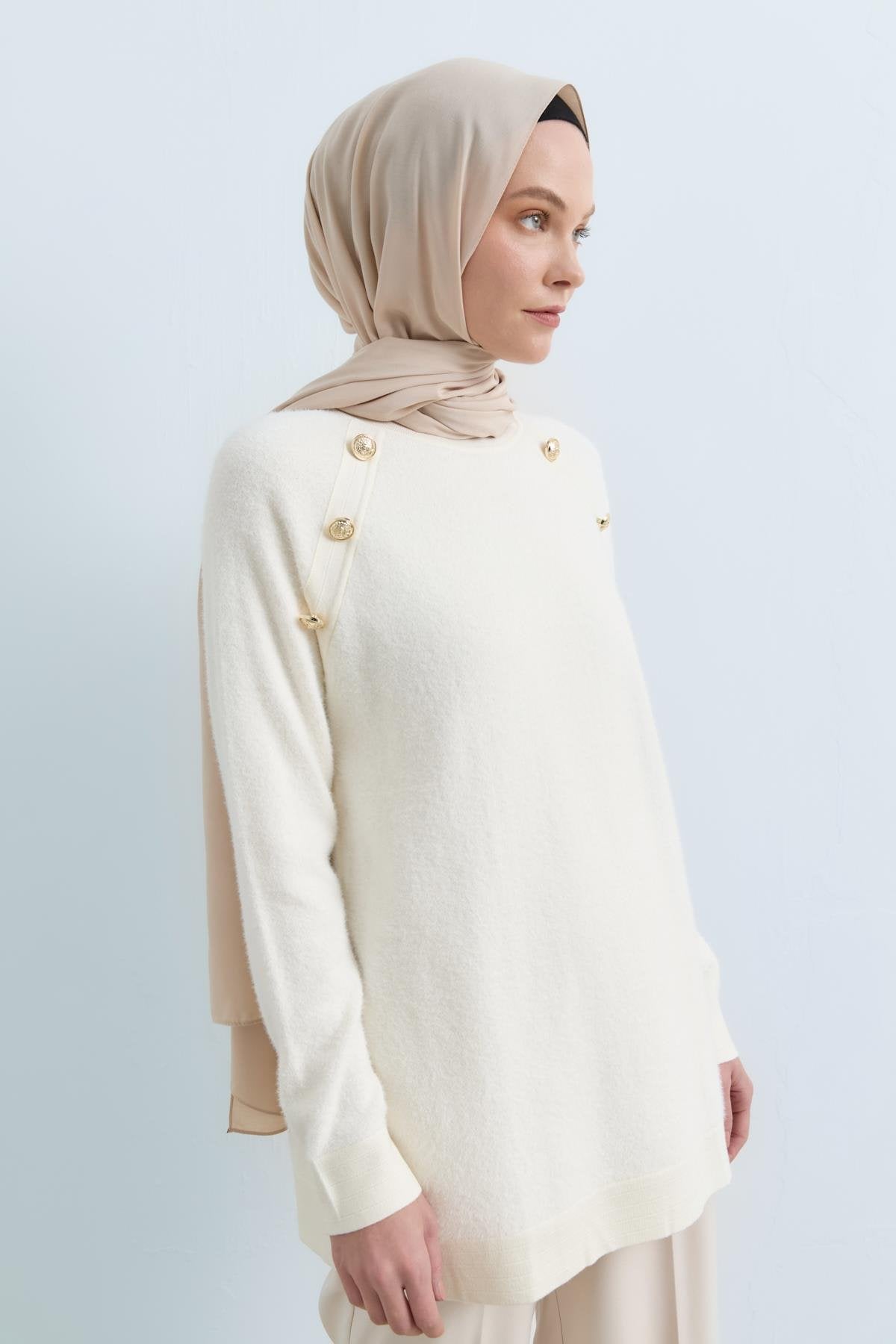 gold-dugme-detayli-triko-tunik-ekru-239588.jpg