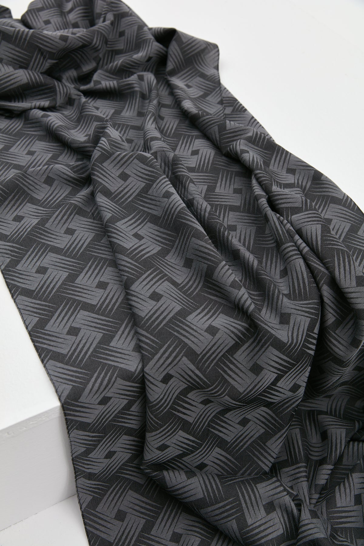 Graphic Pattern Scarf - Grey