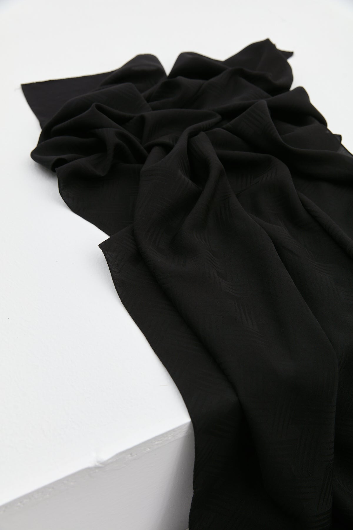Graphic Pattern Scarf - Black