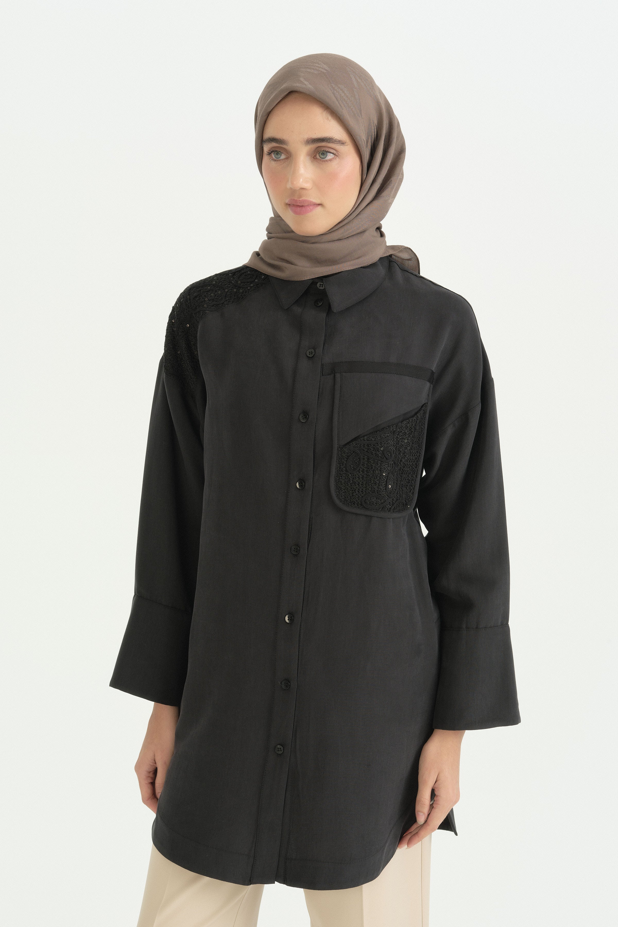 Güpür Detaylı Lyocell Tunik - Siyah