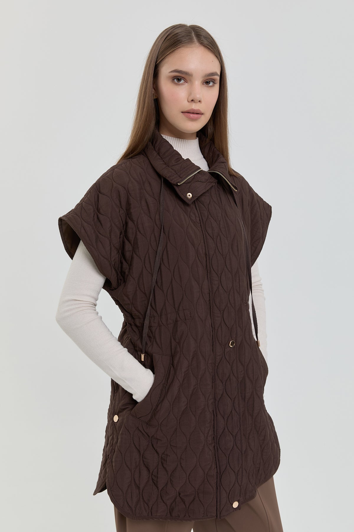 Thin Quilted Vest with Gathered Waist - Coffee