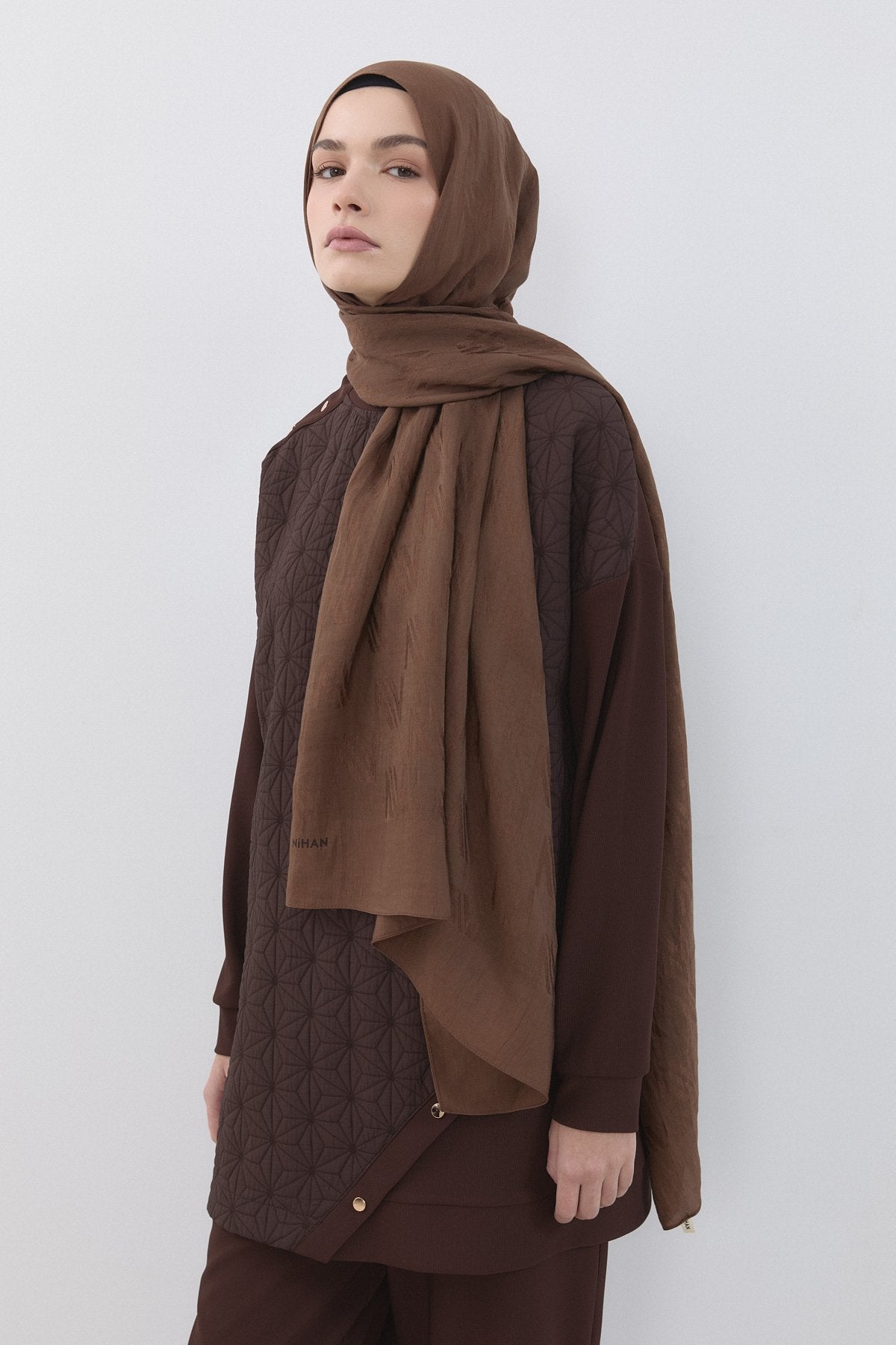 ince-kapitone-detayli-orme-pantolon-tunik-takim-kahve-260980.jpg