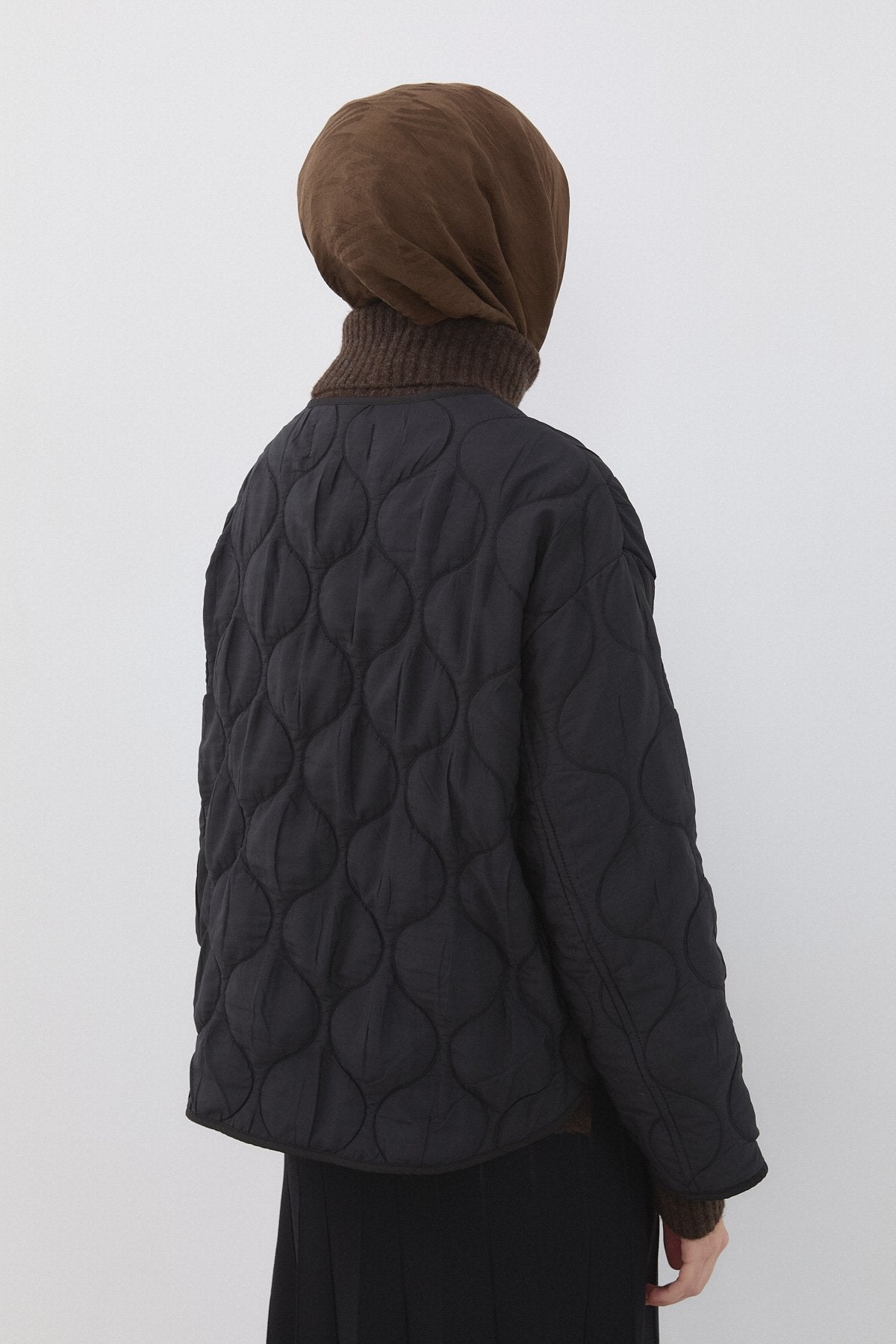 Thin Quilted Button-Down Short Jacket - Black