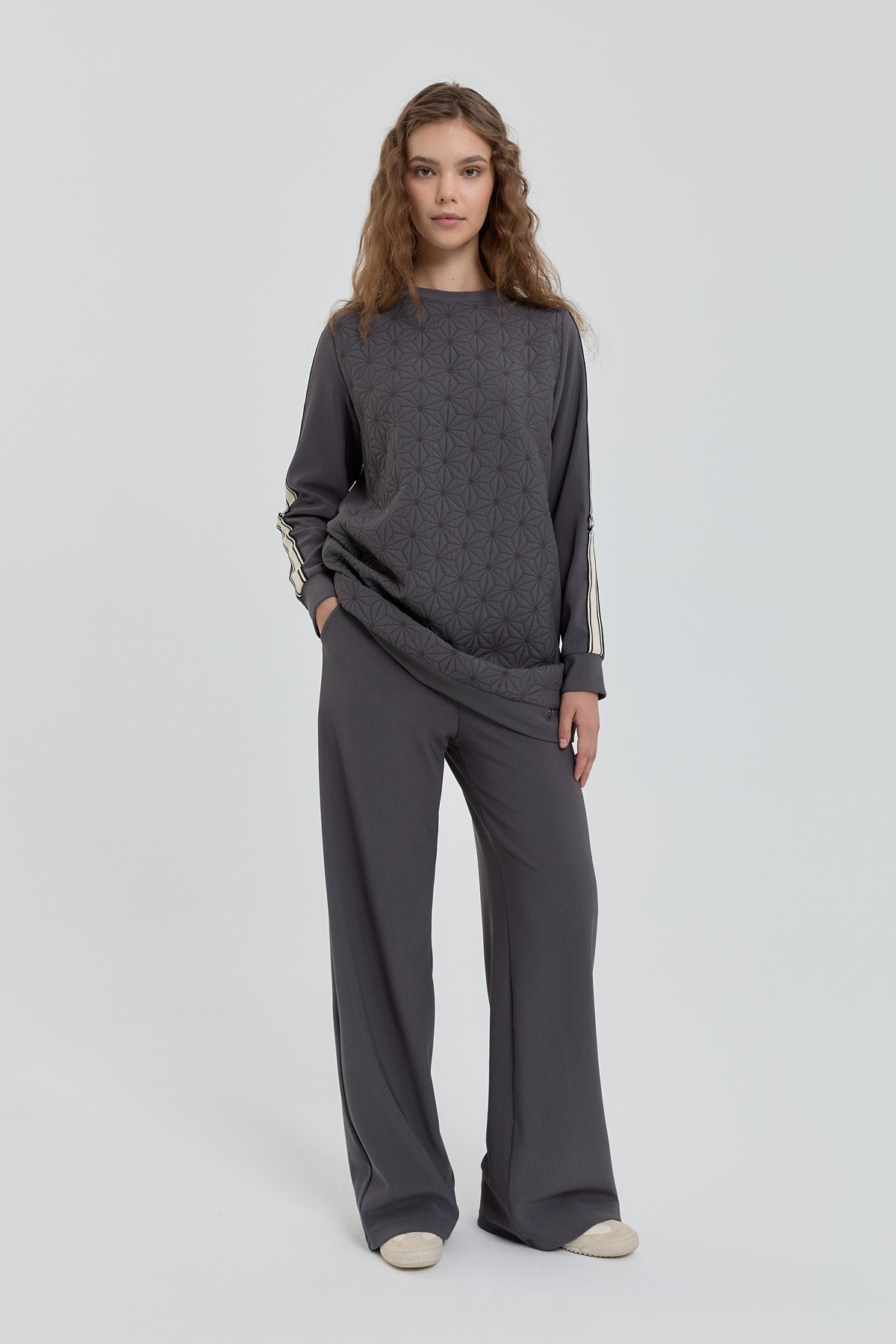 ince-kapitone-garnili-orme-pantolon-tunik-takim-fume-256898.jpg