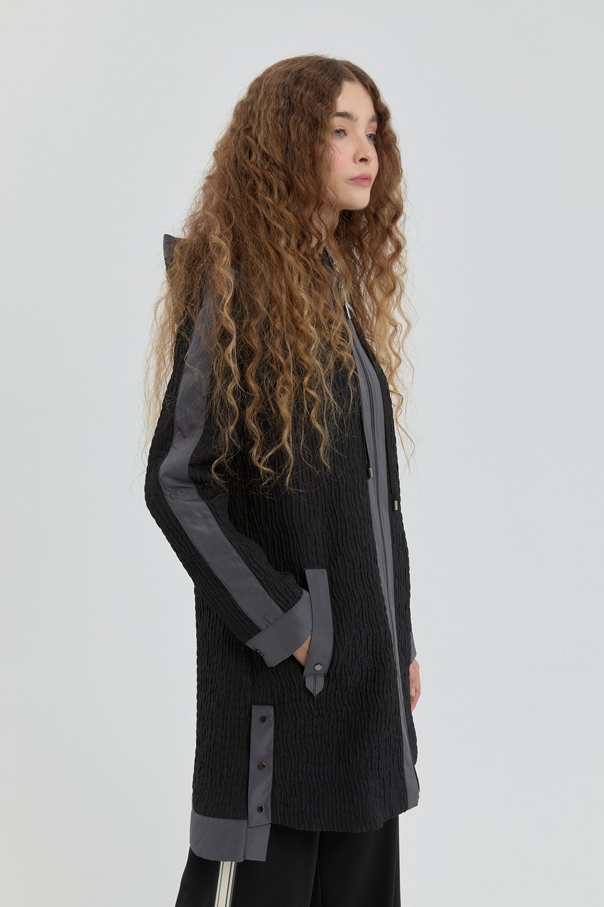 Thin Quilted Hooded Jacket - Black