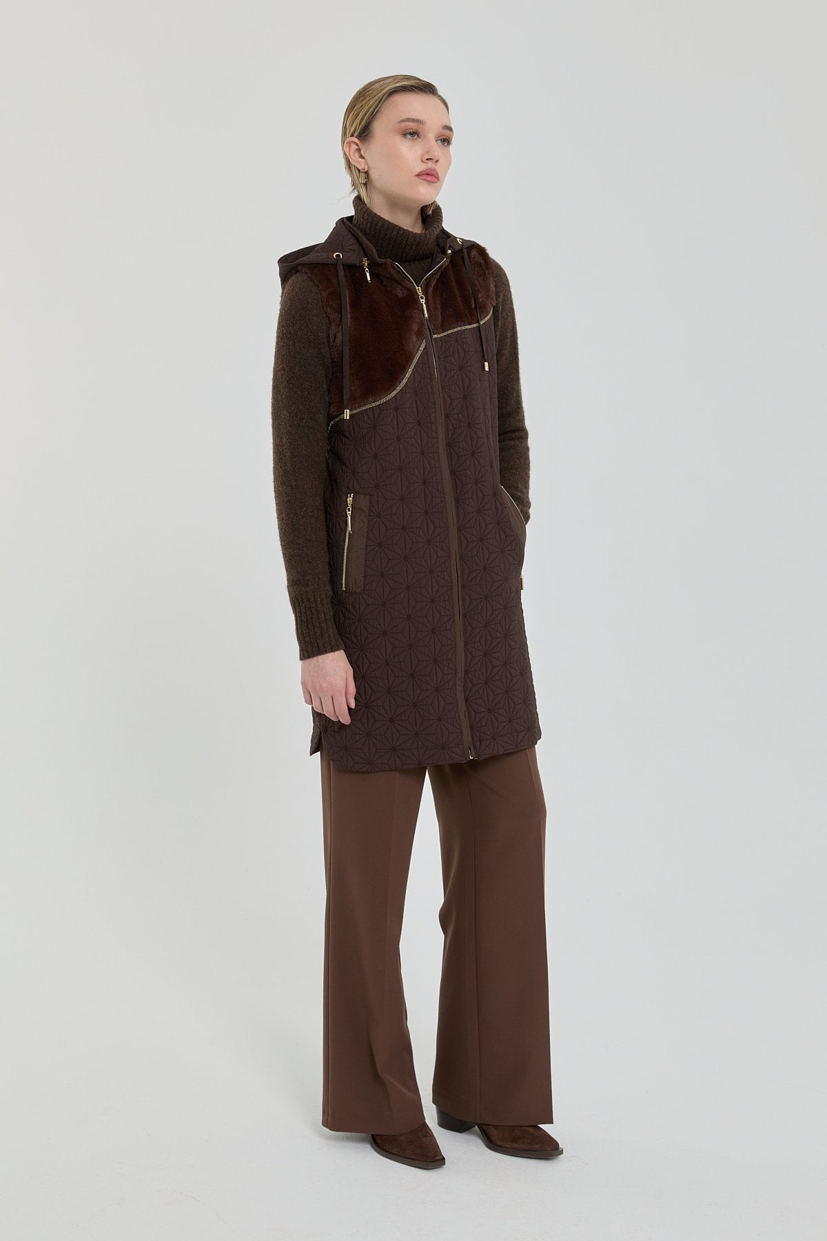 Thin Quilted Vest with Plush Details - Coffee