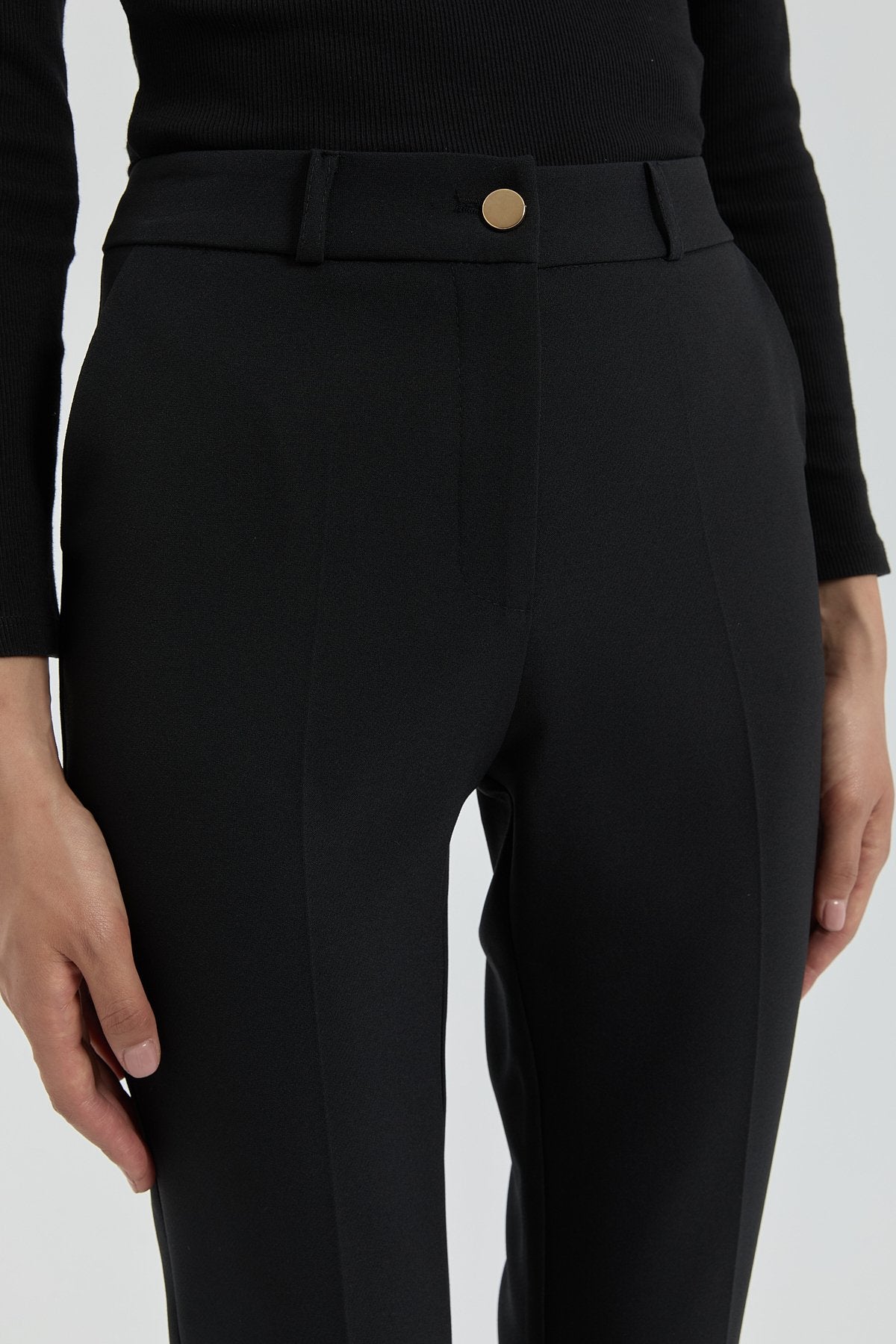 Spanish-style flared trousers - Black