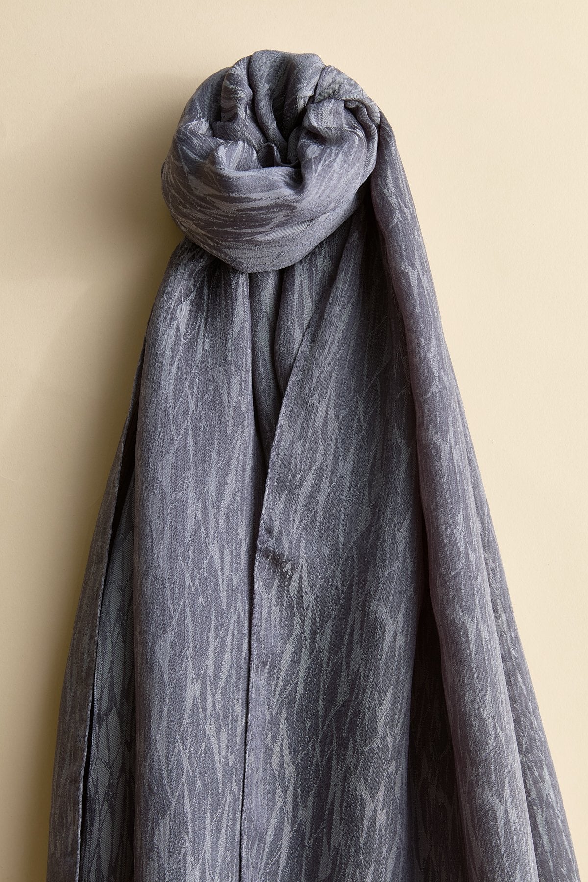 Jacquard Patterned Shawl - Anthracite