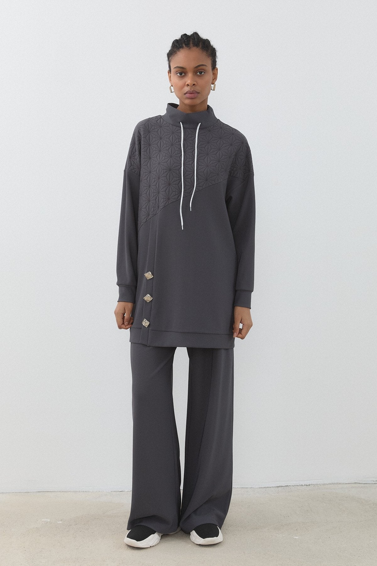 jakar-kumas-detayli-orme-pantolon-tunik-takim-fume-261020.jpg