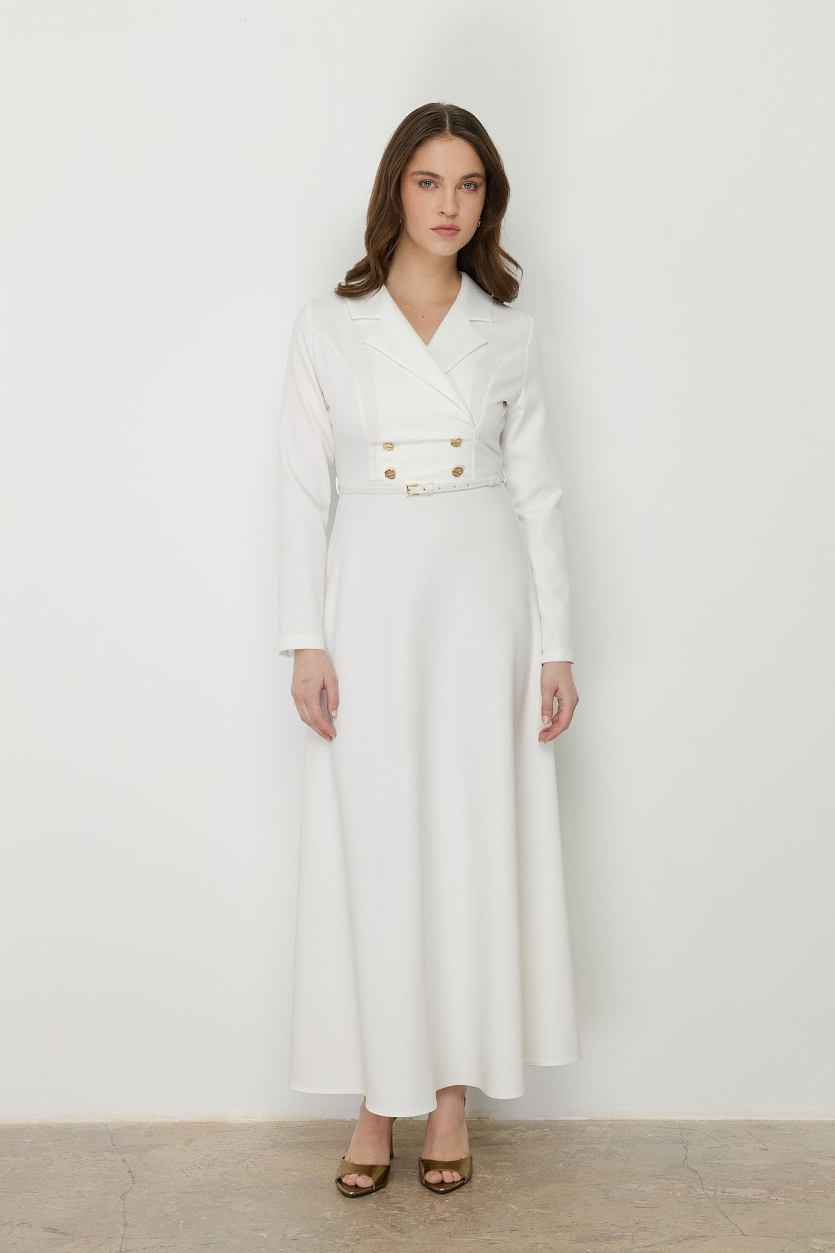 Elegant Dress with Belt and Button Details - Ecru