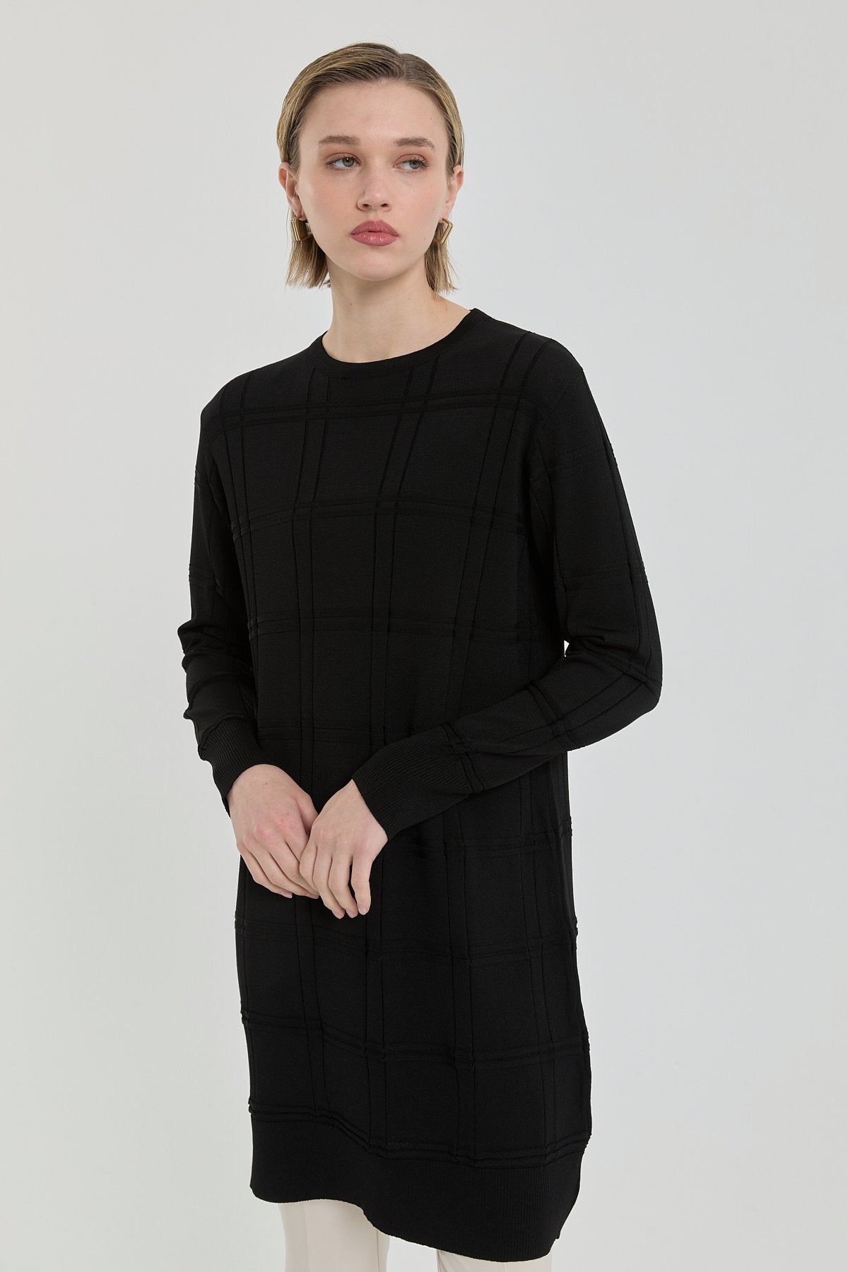 kendinden-desenli-rayon-triko-tunik-siyah-258914.jpg