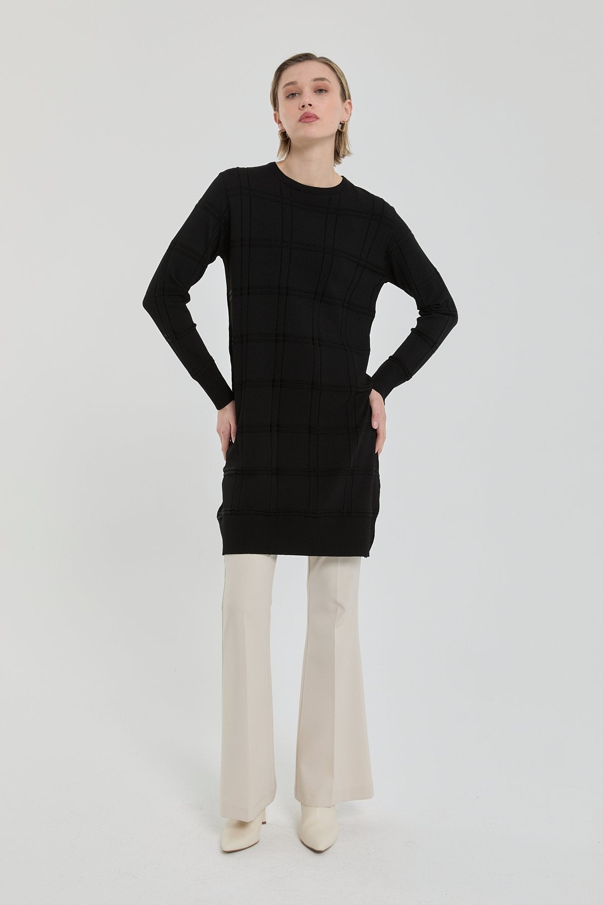 Kendinden Desenli Rayon Triko Tunik - Siyah