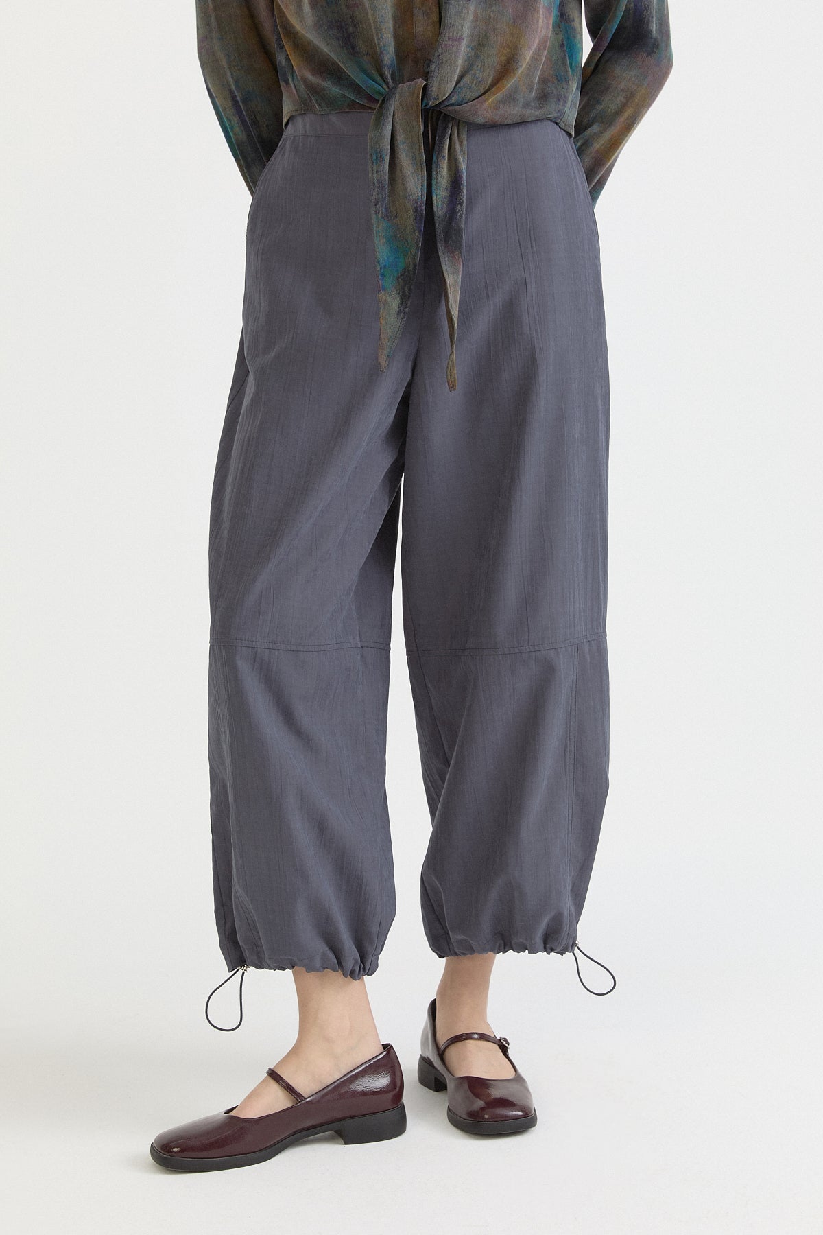 kesikli-pacasi-buzgulu-modal-pantolon-fume-265737.jpg