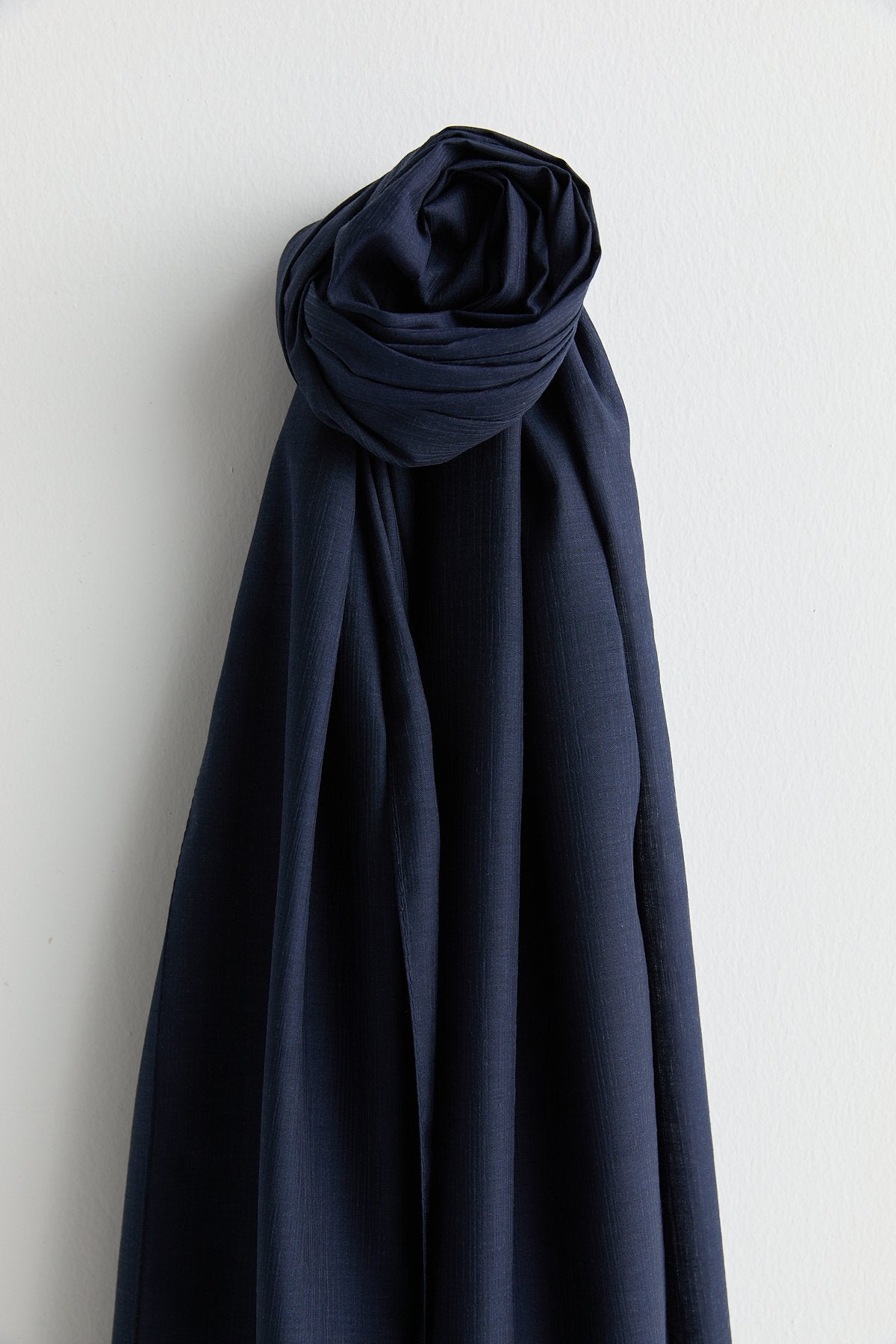 Linen-Effect Natural Lyocell Shawl - Navy Blue