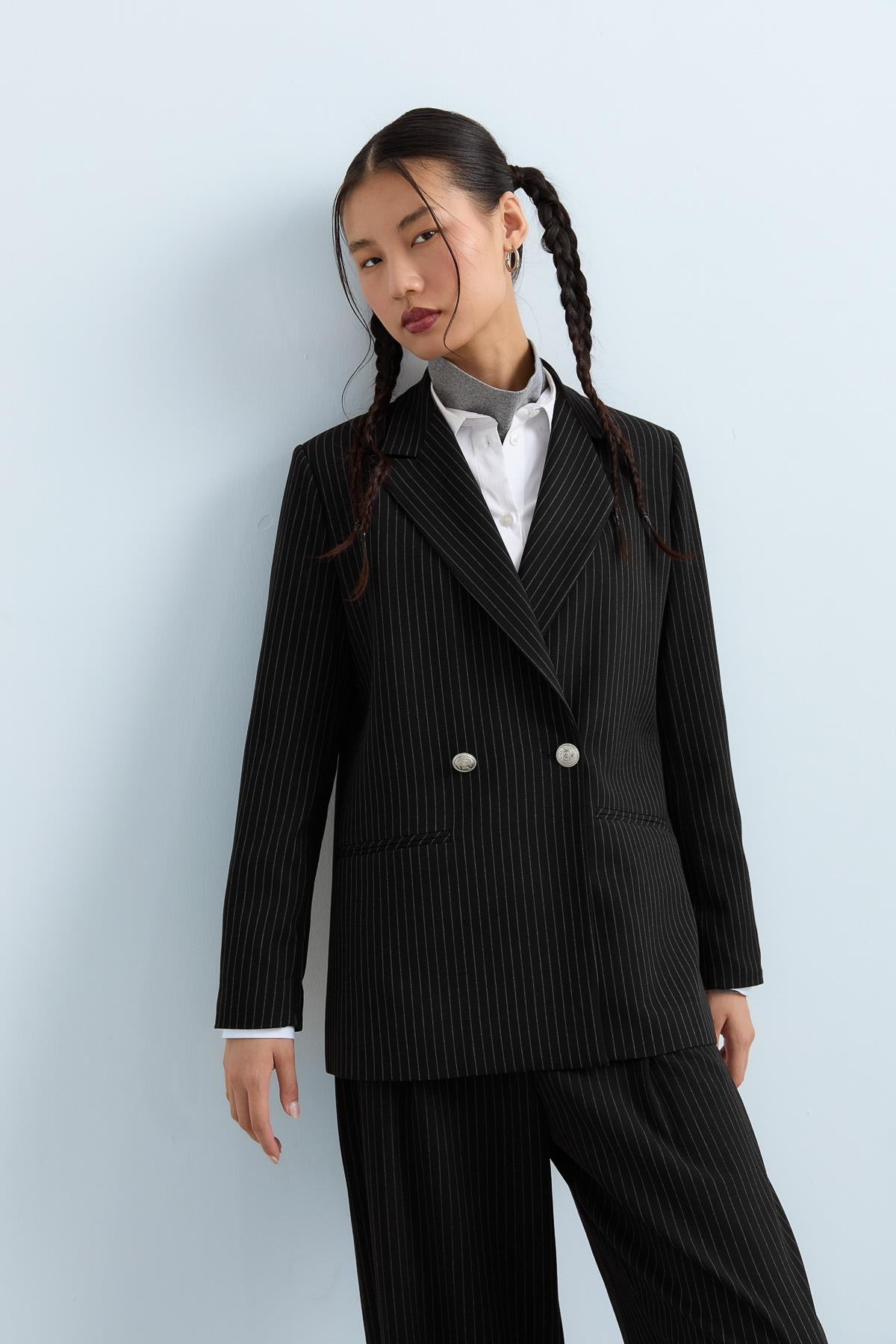 Kılıç Yaka Çizgili Blazer Ceket - Siyah