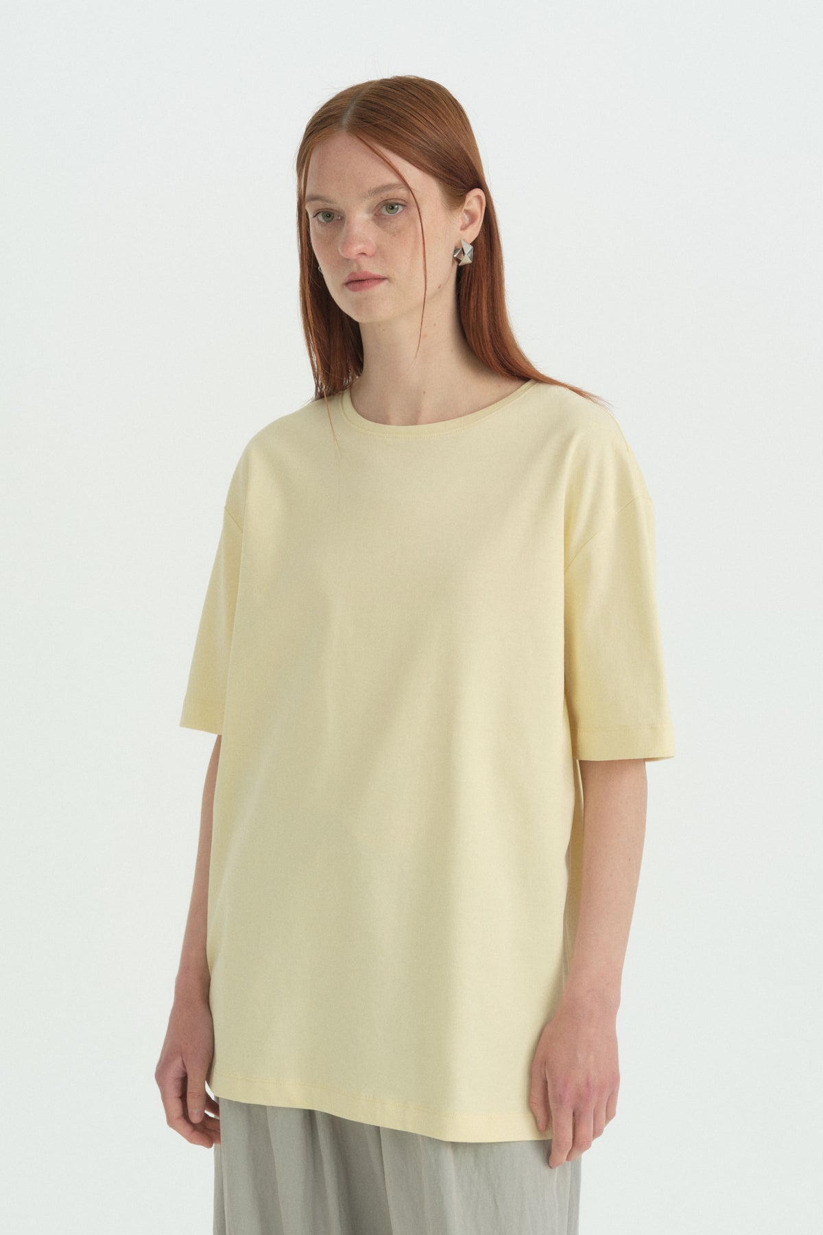 kisa-kollu-basic-pamuk-t-shirt-tereyag-sarisi-268414.jpg