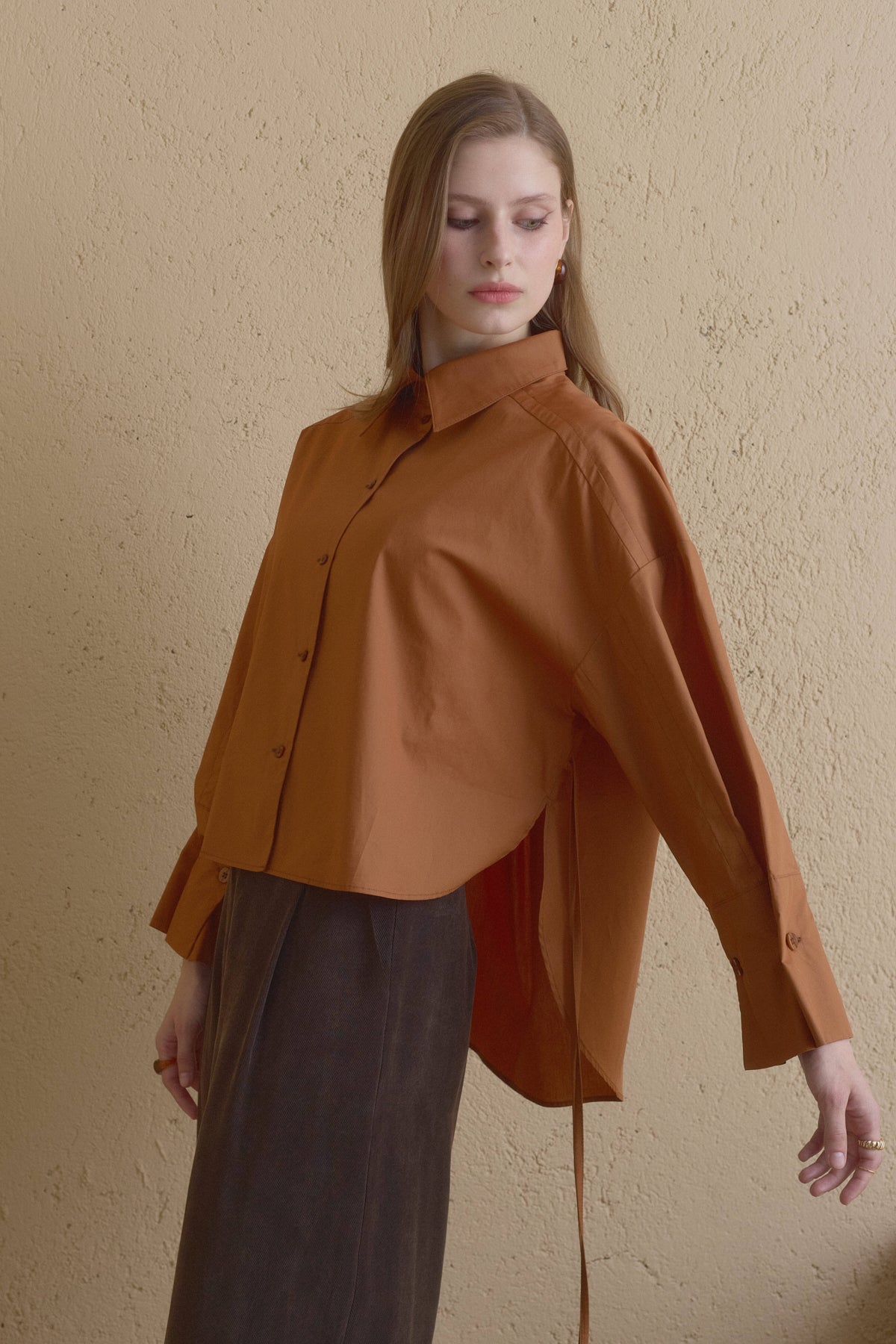 kol-detayli-oversize-pamuk-gomlek-taba-265092.jpg