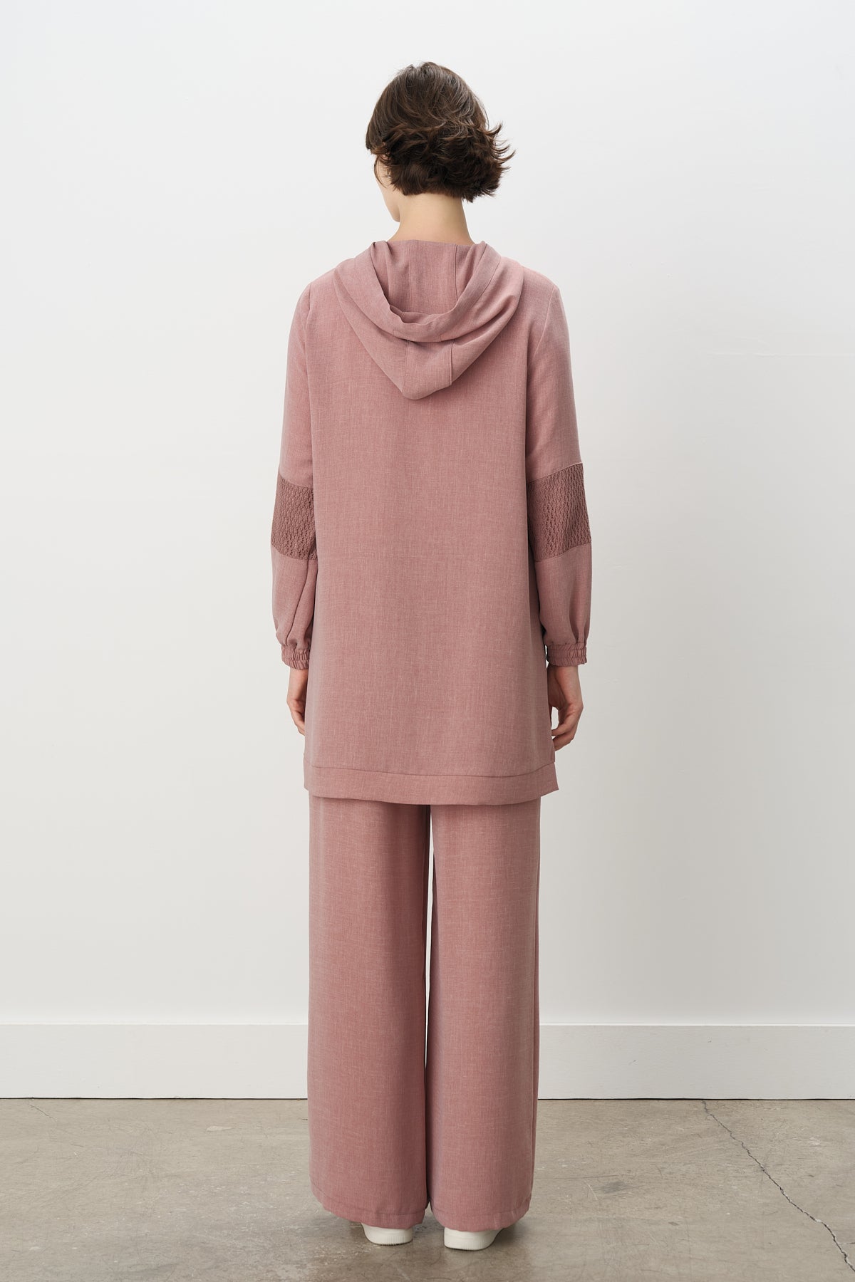 Rose-Pink Tunic and Trousers Set with Mesh and Lace Sleeves